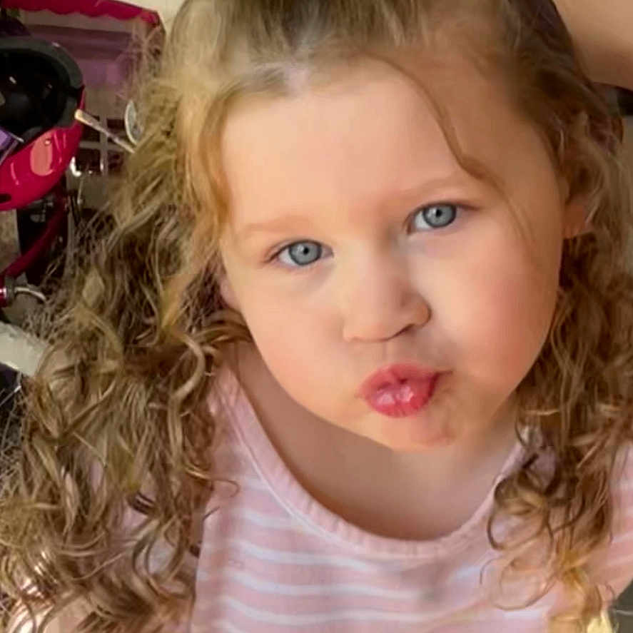 Mattison joined the competition — help win amazing prizes! angry, blonde, child, crying, face, female, girl, hair, hairdresser, happy, head, person, photography, portrait, sad, selfie, smile