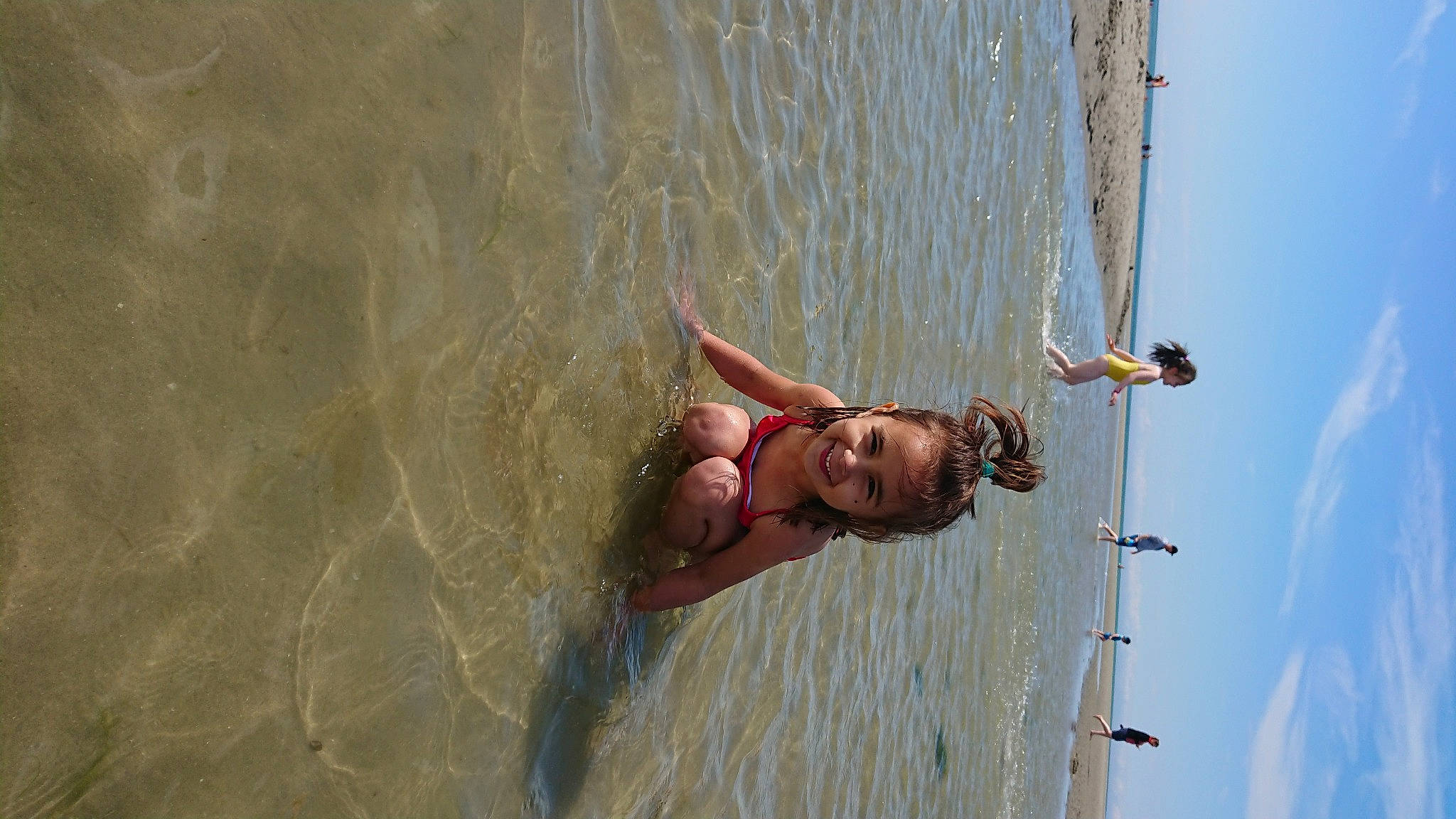 Timea a rejoint le concours — aidez-le/la à gagner de superbes lots ! adventure, beach, boats_and_boating_equipment_and_supplies, body_of_water, elbow, fun, happy, joy, lake, leisure, person, recreation, rope, sand, sea, sky, smile, vacation, water, wind