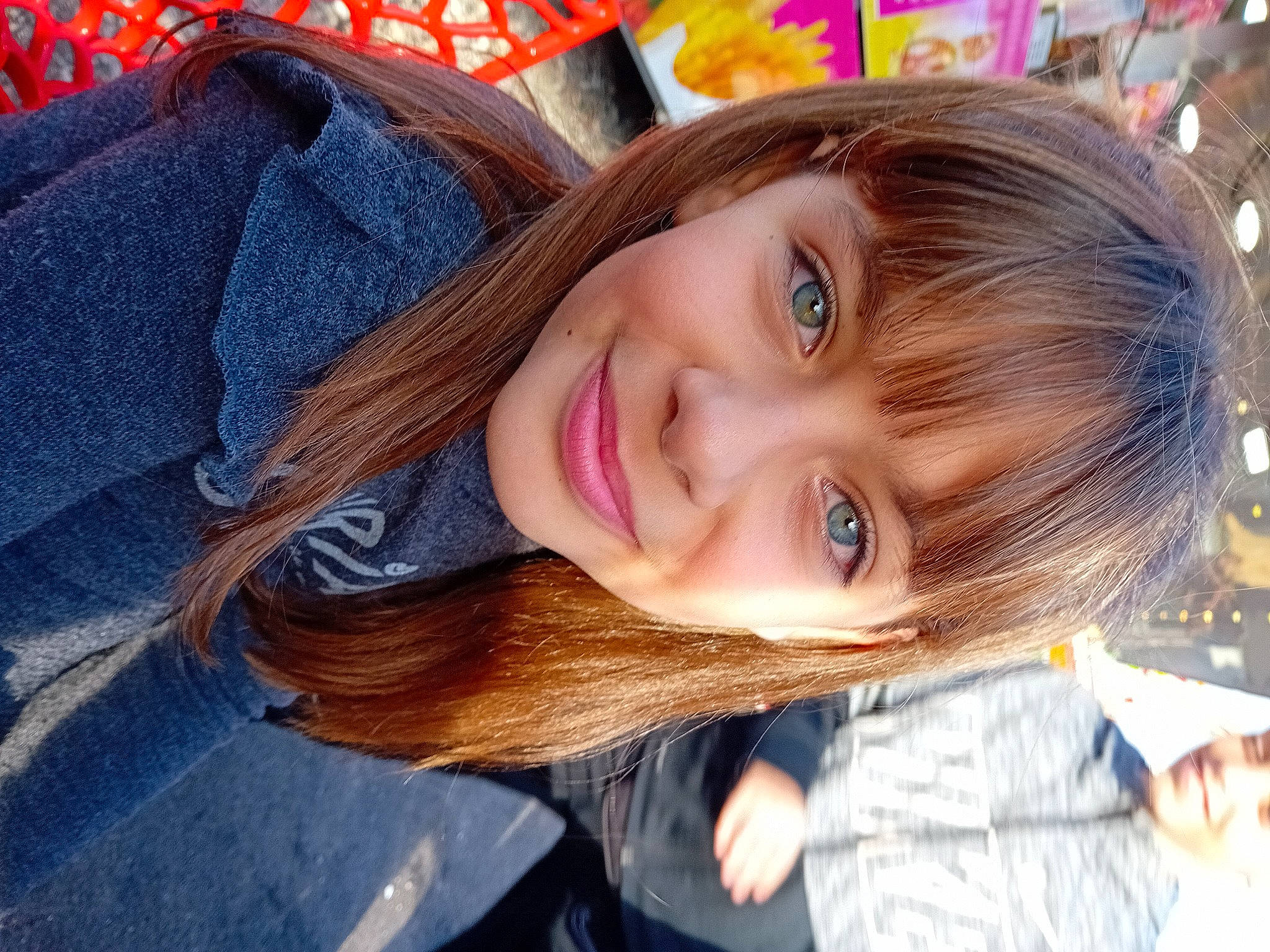 Maëlya a rejoint le concours — aidez-le/la à gagner de superbes lots ! black_hair, cheek, chin, clothing, cool, electric_blue, eyebrow, eyelash, facial_expression, flash_photography, fun, happy, iris, joy, layered_hair, lip, long_hair, mouth, nose, person