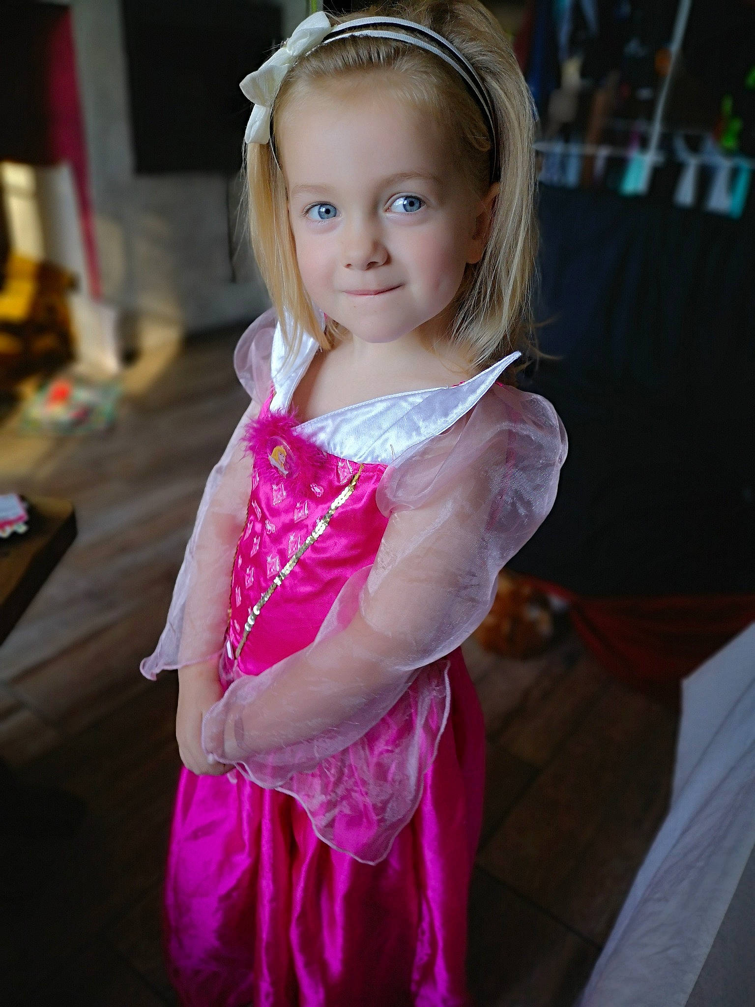 Candice participe au concours pour gagner de l'argent avec cette photo : baby_toddler_clothing, chin, day_dress, dress, embellishment, eye, face, fashion_design, fun, hair, hairstyle, happy, head, headpiece, iris, joy, long_hair, person, pink, skin