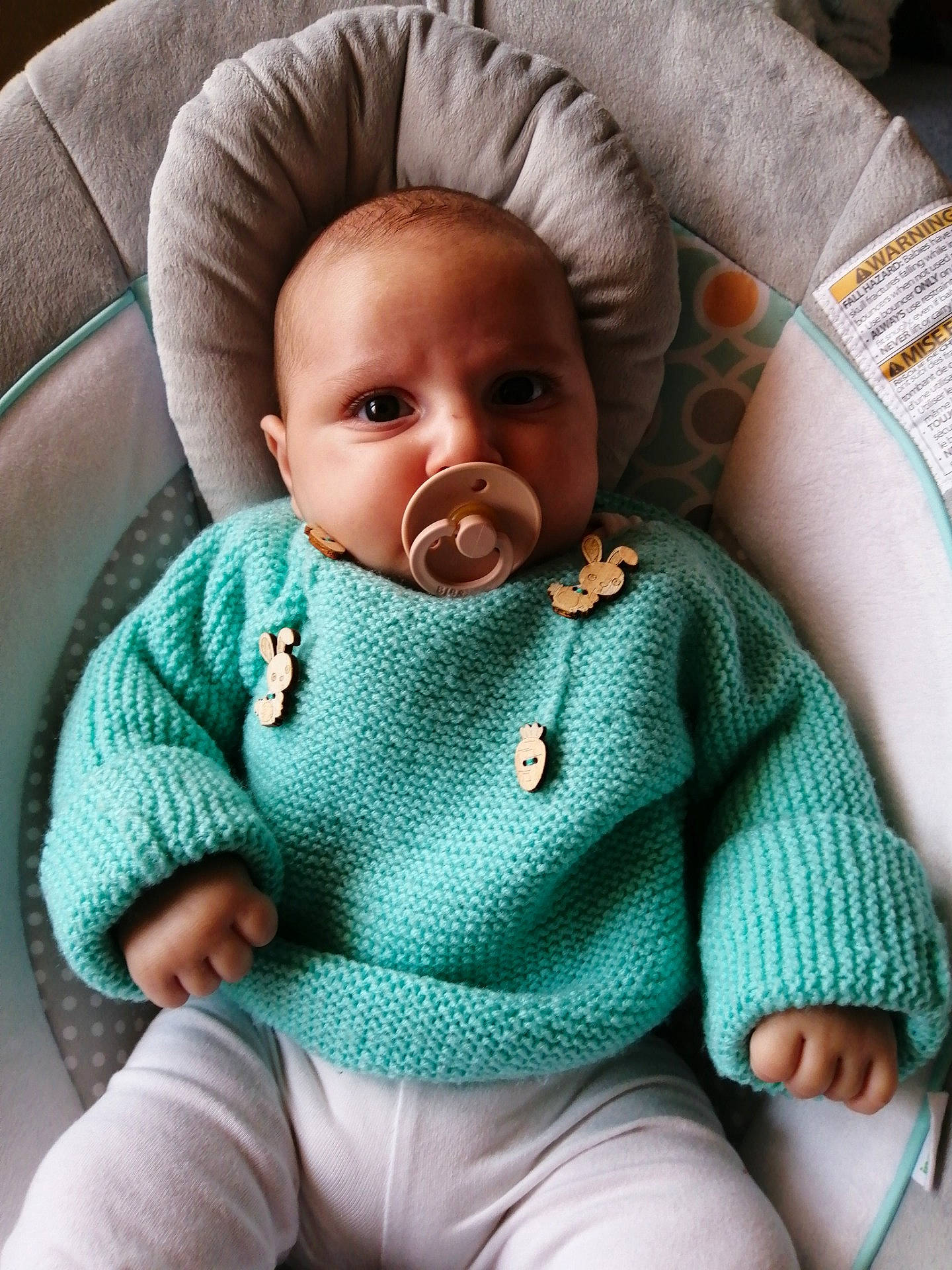 Ynes participe au concours pour gagner de l'argent avec cette photo : baby, baby_sleeping, baby_toddler_clothing, cheek, child, chin, comfort, eye, face, grey, head, headgear, human_body, iris, linens, nose, person, skin, sleeve, textile