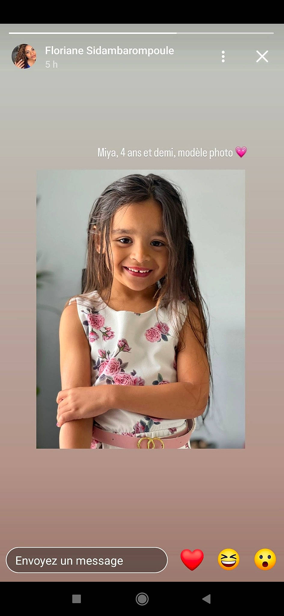 Miya participe au concours pour gagner de l'argent avec cette photo : blond, eye, eyebrow, eyelash, face, fashion_accessory, fashion_design, flash_photography, font, fun, gesture, hair, happy, joy, magenta, pattern, person, portrait_photography, sleeve, smile