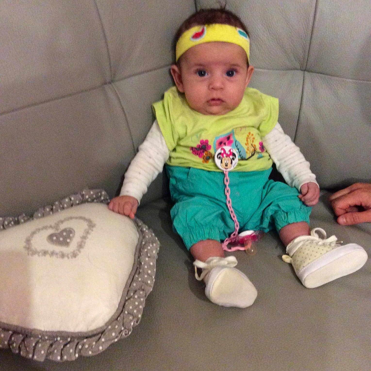 Inaya a rejoint le concours — aidez-le/la à gagner de superbes lots ! baby_products, child, headgear, headwear, infant, person, play, product, toddler, toy