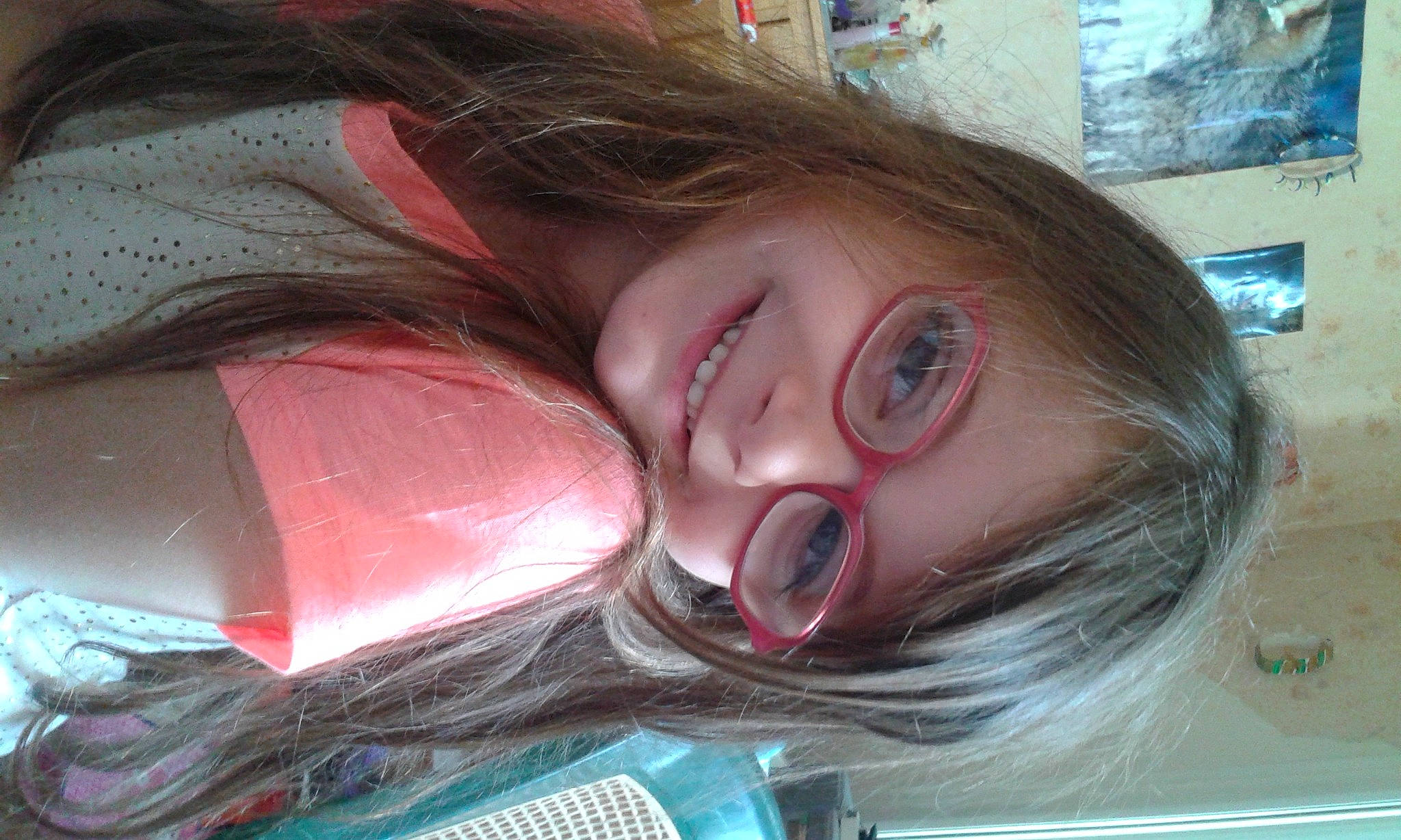 Océane a rejoint le concours — aidez-le/la à gagner de superbes lots ! beauty, cheek, chin, ear, eye, eyebrow, eyelash, eyewear, hair, happy, head, iris, jaw, joy, lip, material_property, mouth, nose, person, skin