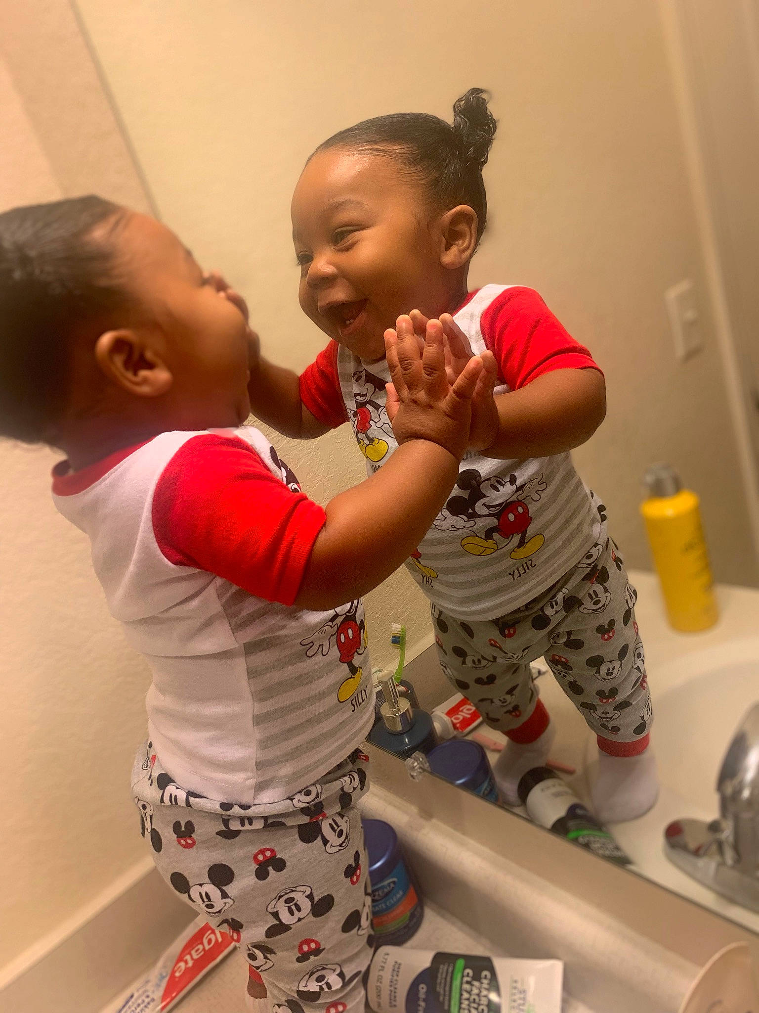 Nasír joined the competition — help win amazing prizes! arm, baby, baby_toddler_clothing, bathroom, finger, fun, gesture, hand, happy, household_supply, human_body, joint, leg, nose, person, shoulder, skin, sleeve, smile, standing