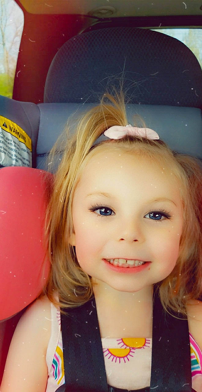 Sariah joined the competition — help win amazing prizes! blond, cool, eyelash, facial_expression, flash_photography, fun, hairstyle, happy, joy, layered_hair, lip, long_hair, material_property, mouth, nose, person, photograph, pink, skin, smile