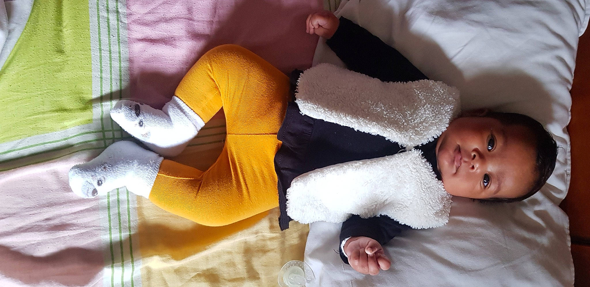 Yanaëlle a rejoint le concours — aidez-le/la à gagner de superbes lots ! baby, child, comfort, person, toddler