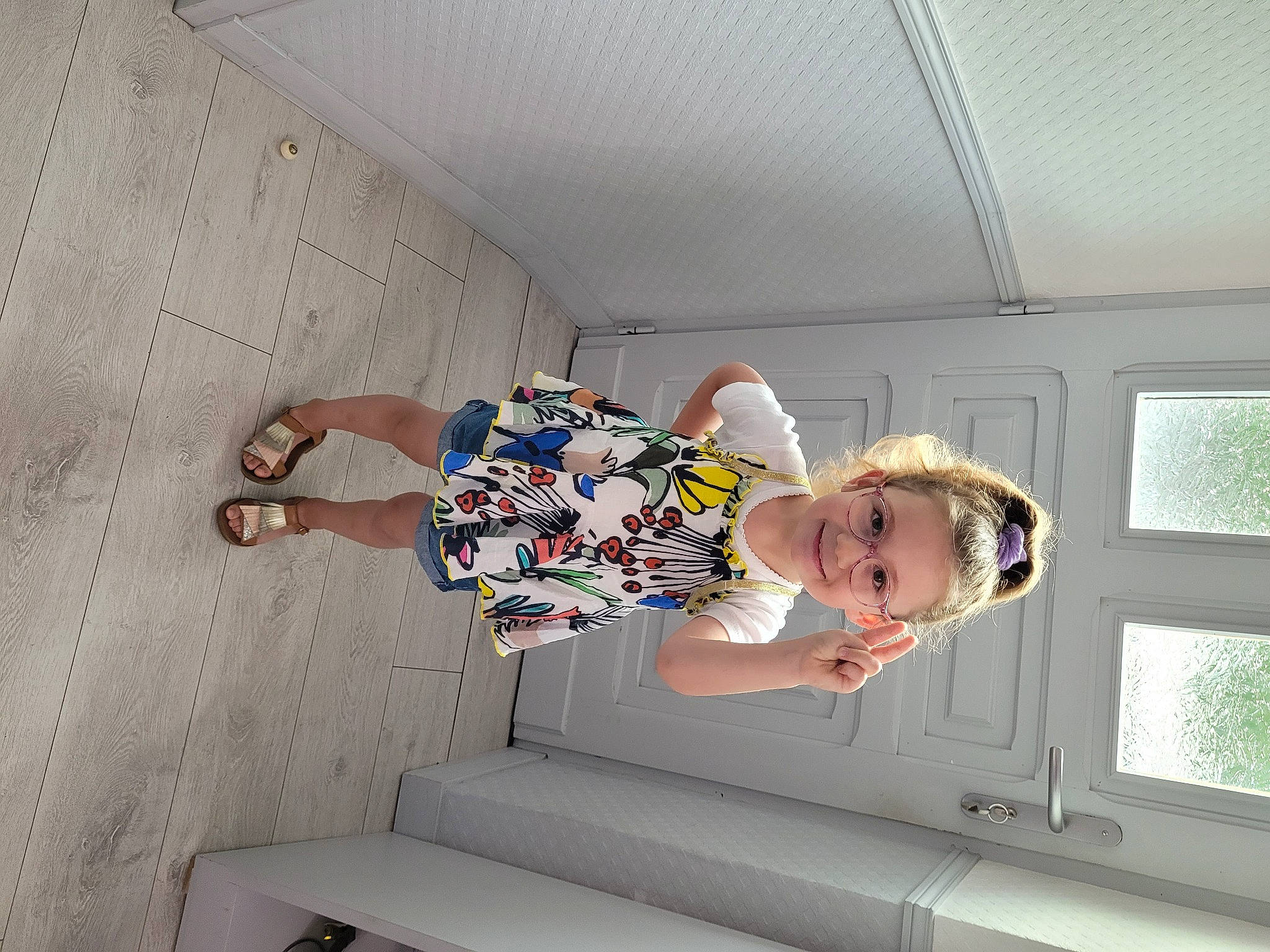 Nina participe au concours pour gagner de l'argent avec cette photo : baby_toddler_clothing, ceiling, child, comfort, daylighting, fun, human_leg, joy, knee, leisure, line, person, room, toddler, vehicle_door, window