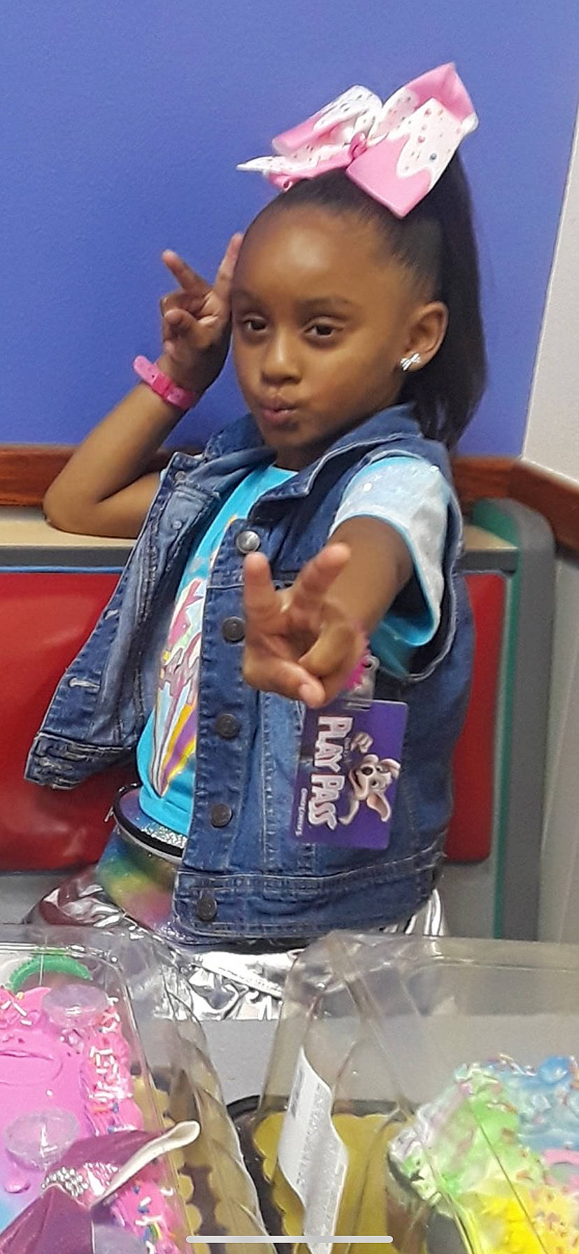 Promise is registered to the contest to win money with this photo: child, finger, person, play, toddler