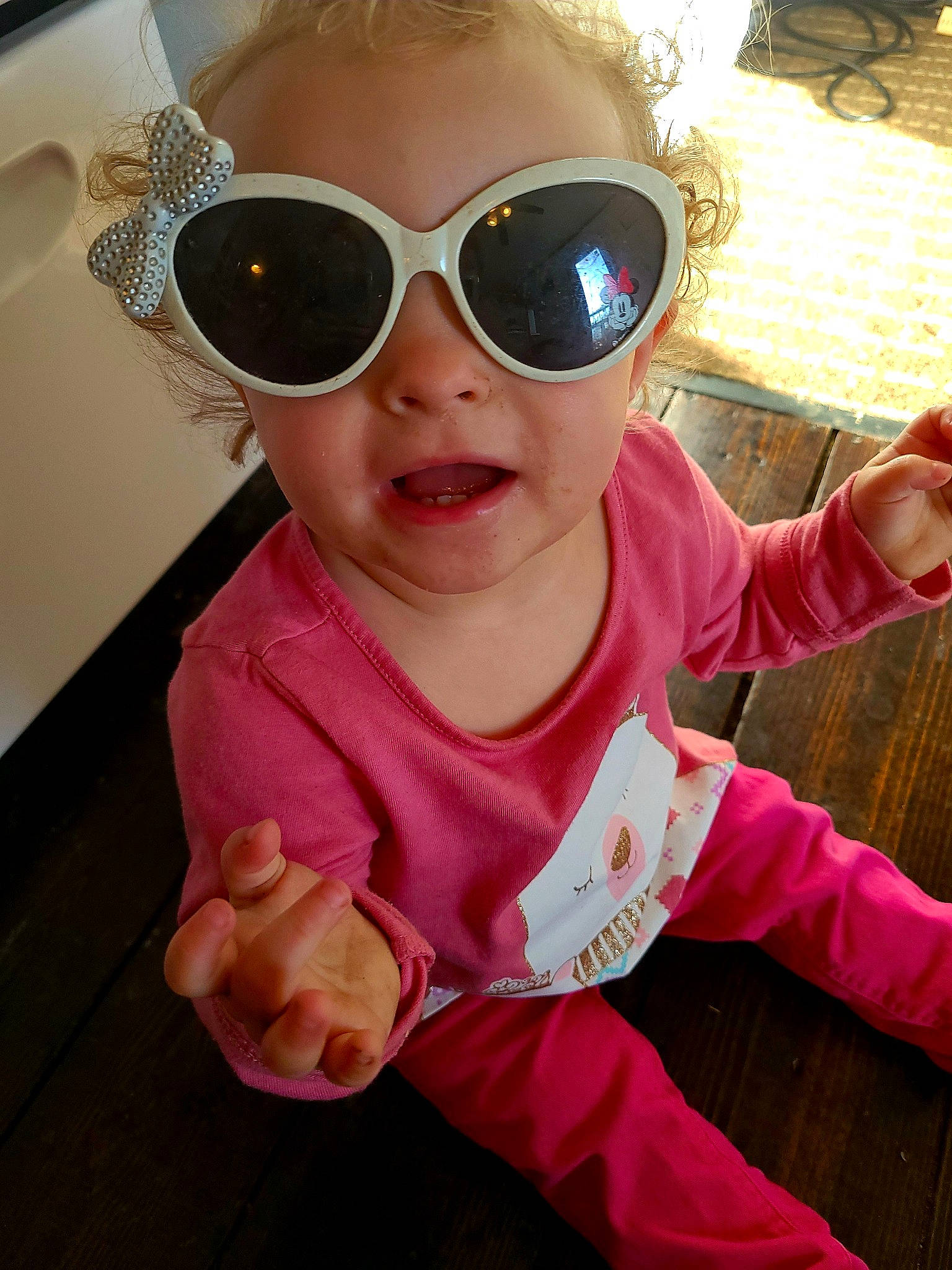 Caydince is registered to the contest to win money with this photo: aviator_sunglass, baby, child, cool, eyewear, fun, glasses, goggles, lip, material_property, outerwear, person, personal_protective_equipment, pink, selfie, skin, smile, sunglasses, toddler, vacation