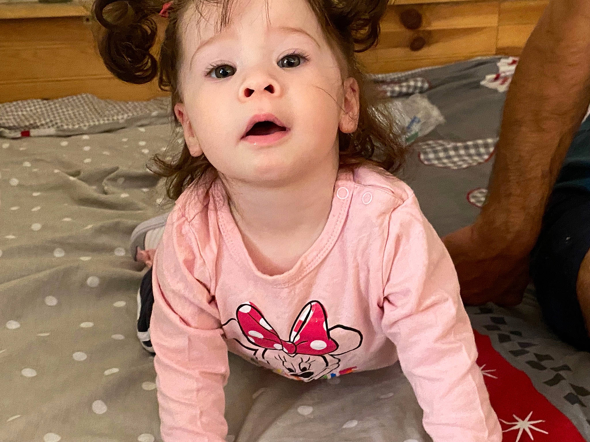 Anastasia a rejoint le concours — aidez-le/la à gagner de superbes lots ! arm, black, cheek, chin, eye, eyebrow, face, facial_expression, hair, hairstyle, head, human, human_body, lip, mouth, neck, nose, organ, person, skin