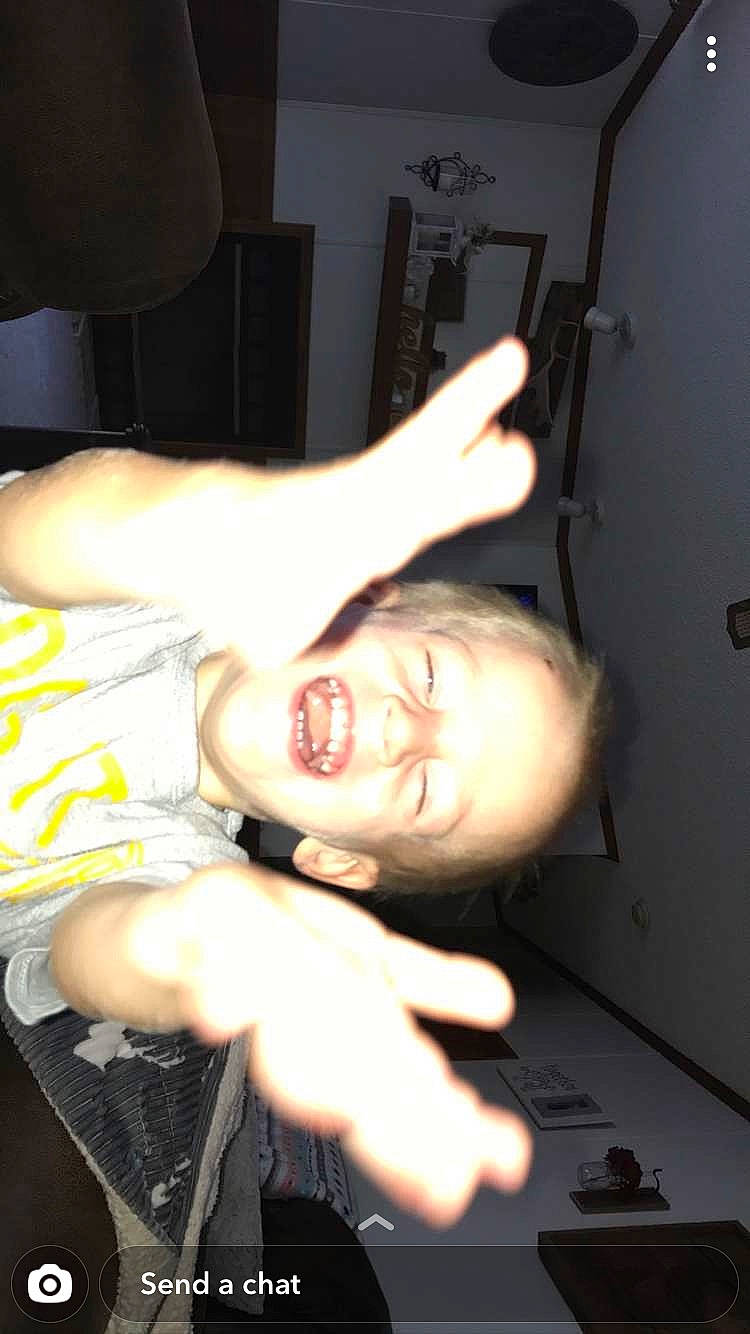 Linton is registered to the contest to win money with this photo: black_hair, chest, elbow, eye, eyebrow, eyelash, finger, flash_photography, fun, gesture, human_body, human_leg, joint, mouth, person, shoulder, smile, thigh, thumb, trunk