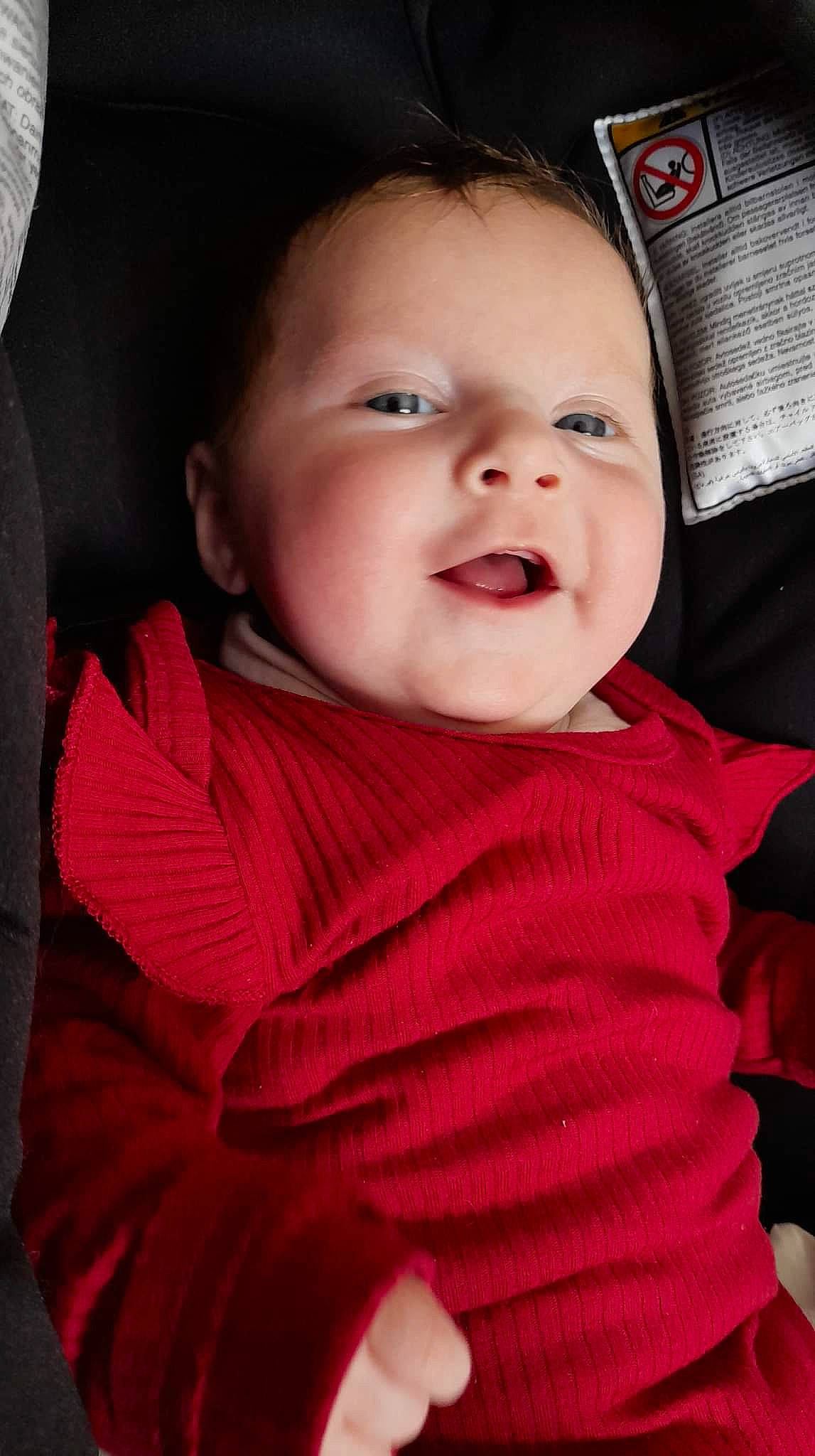 Lucy participe au concours pour gagner de l'argent avec cette photo : baby, baby_toddler_clothing, cheek, child, comfort, facial_expression, flash_photography, happy, iris, lip, mouth, neck, nose, outerwear, person, pink, skin, sleeve, smile, textile