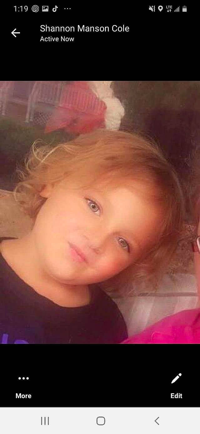 Mireya is registered to the contest to win money with this photo: cheek, cool, ear, eyebrow, eyelash, face, flash_photography, forehead, happy, iris, lip, magenta, mammal, mouth, nose, person, pink, skin, smile, tints_and_shades