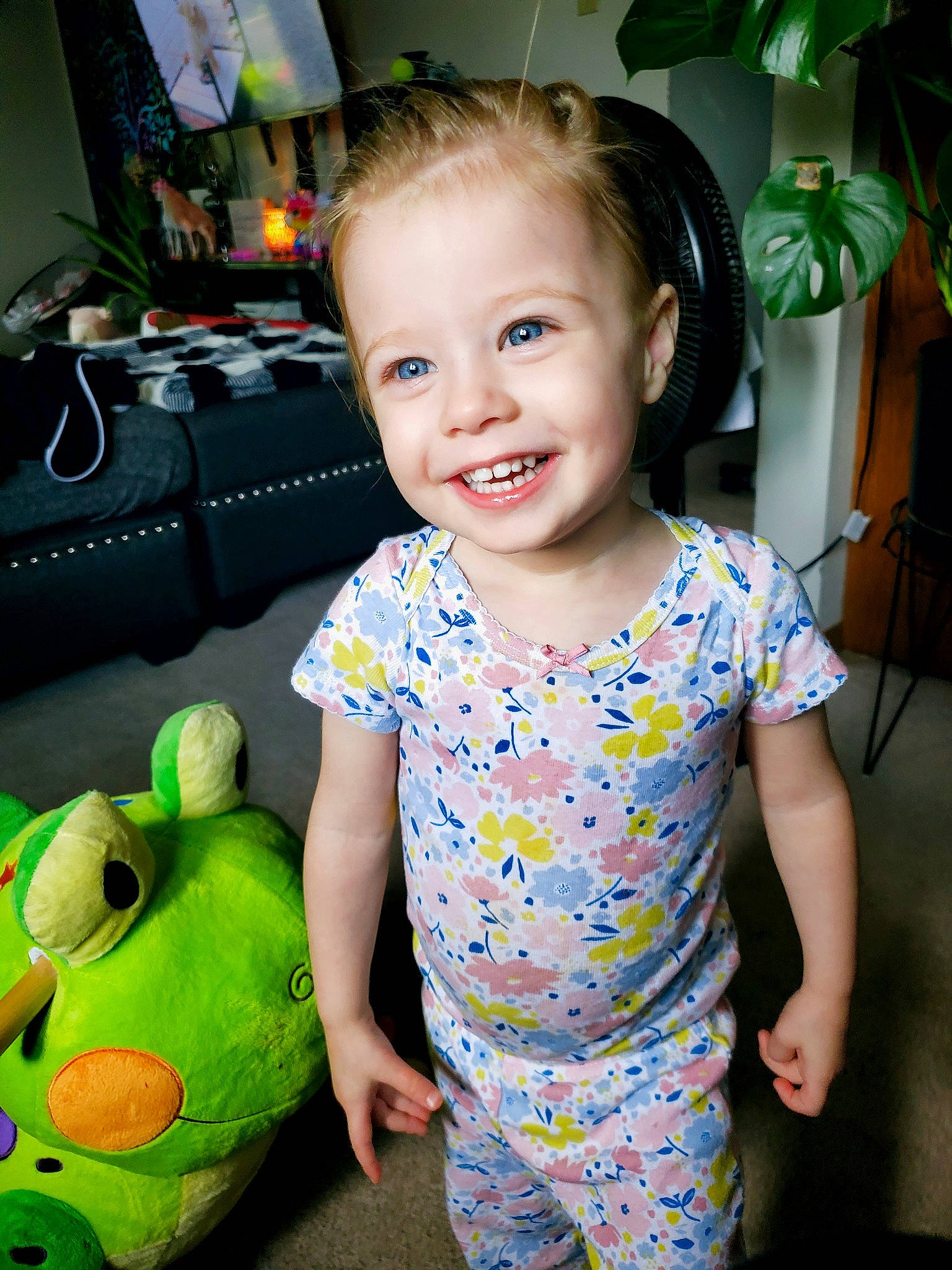 Amelia joined the competition — help win amazing prizes! baby_toddler_clothing, child, face, finger, flowerpot, fun, green, hair, hairstyle, happy, head, houseplant, joy, organ, person, plant, reptile, skin, smile, snapshot