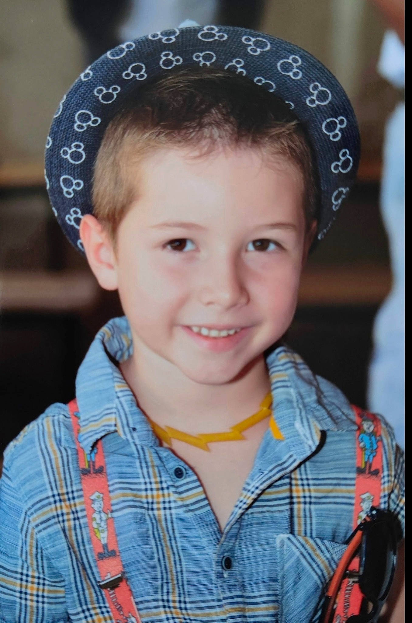Tyméo a rejoint le concours — aidez-le/la à gagner de superbes lots ! cap, cheek, chin, cool, fashion, flash_photography, forehead, hairstyle, happy, hat, headgear, human, joy, organ, people, person, skin, smile, sun_hat, tartan