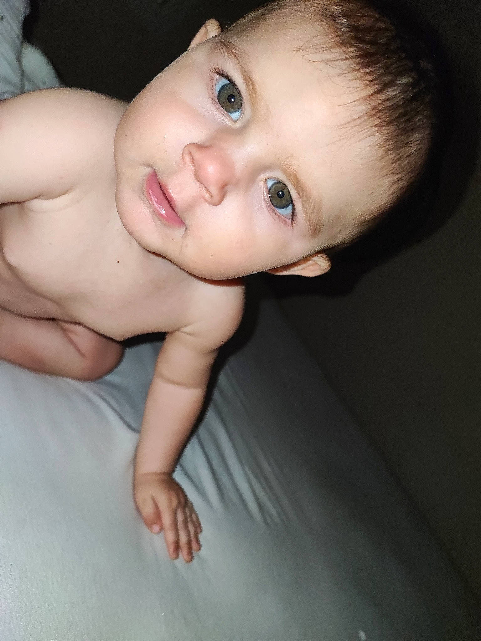 Eloïse participe au concours pour gagner de l'argent avec cette photo : cheek, chin, ear, eye, eyebrow, eyelash, face, flash_photography, gesture, hair, hairstyle, head, iris, lip, mouth, neck, nose, person, skin, smile