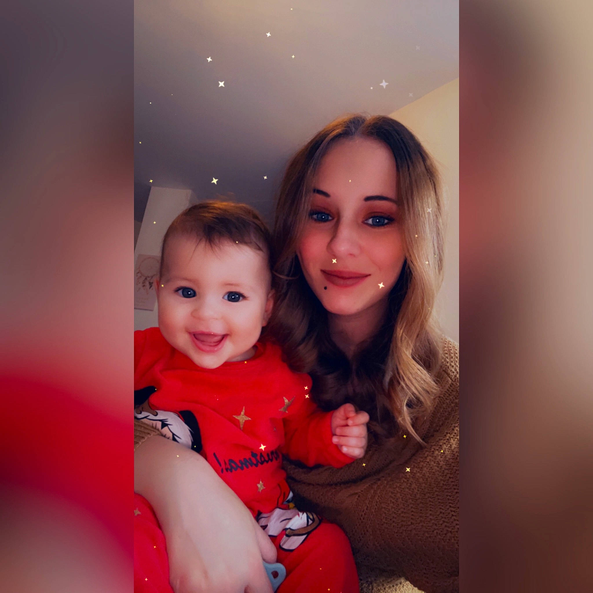 Inaya participe au concours pour gagner de l'argent avec cette photo : baby_toddler_clothing, beauty, cheek, child, event, facial_expression, flash_photography, fun, happy, iris, joy, lip, love, magenta, person, pink, portrait_photography, room, sitting, skin