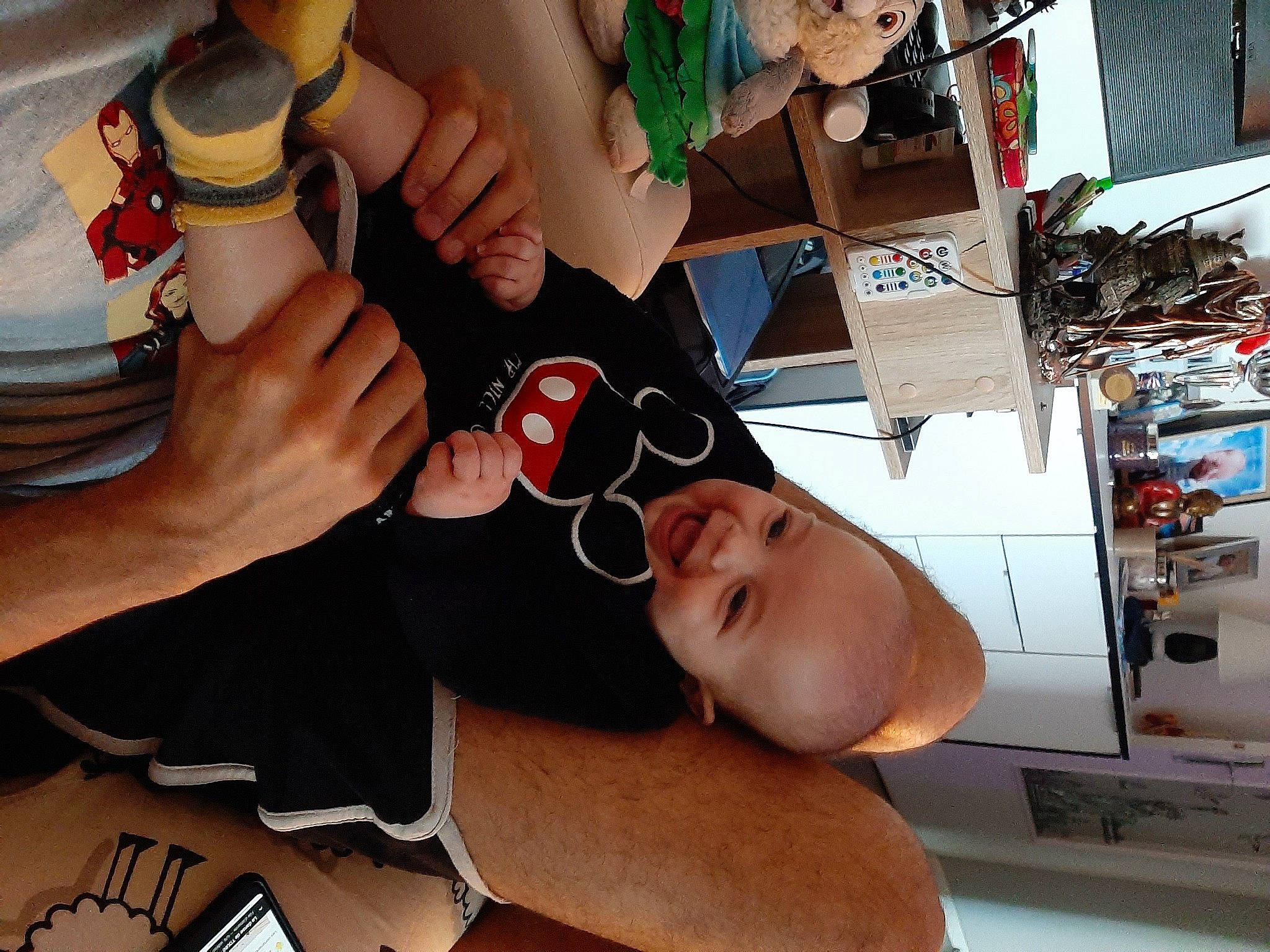 Haydan a rejoint le concours — aidez-le/la à gagner de superbes lots ! arm, child, ear, finger, fun, glasses, hand, nail, neck, person