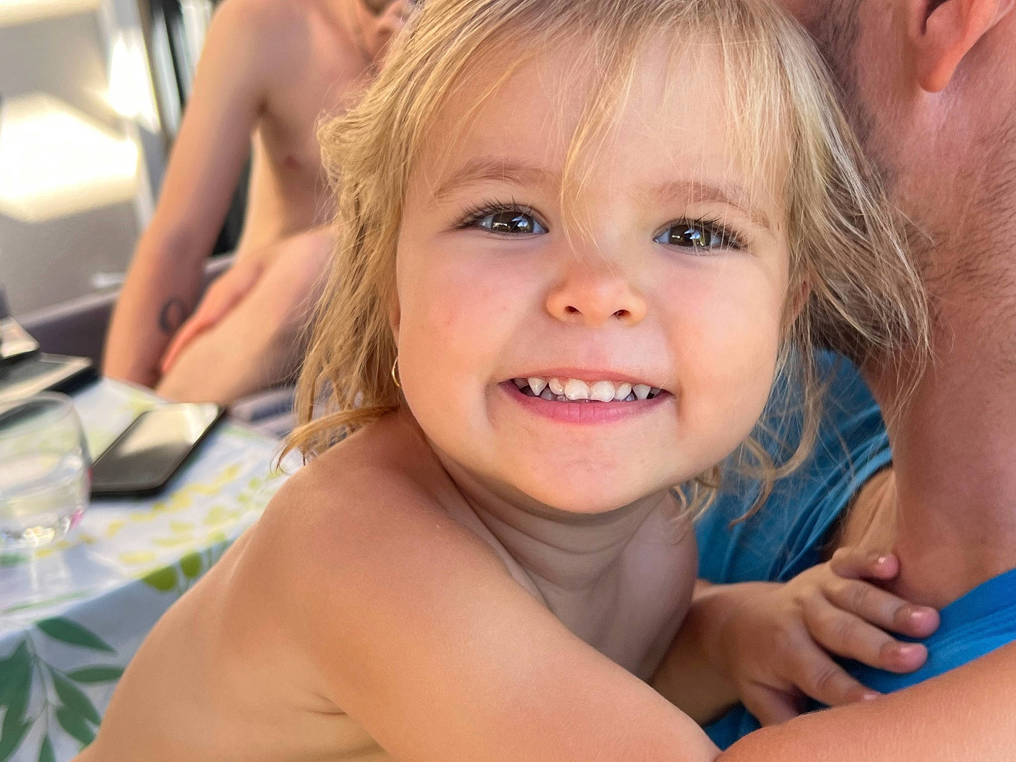 Jade participe au concours pour gagner de l'argent avec cette photo : cheek, eye, eyelash, face, finger, fun, gesture, hairstyle, happy, iris, joy, leisure, lip, mouth, muscle, nose, organ, person, skin, smile