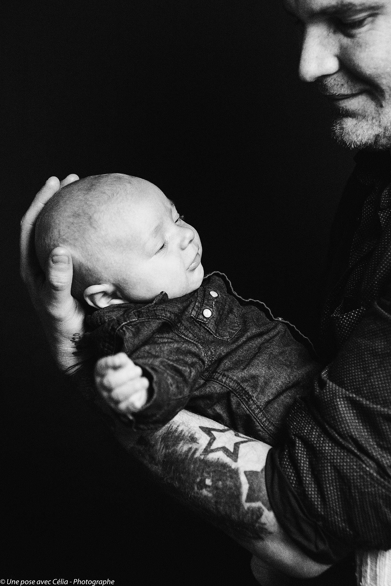 Milo participe au concours pour gagner de l'argent avec cette photo : baby, beard, black_and_white, cheek, child, comfort, darkness, eye, flash_photography, fun, gesture, happy, monochrome, monochrome_photography, mouth, nose, person, standing, stock_photography, style