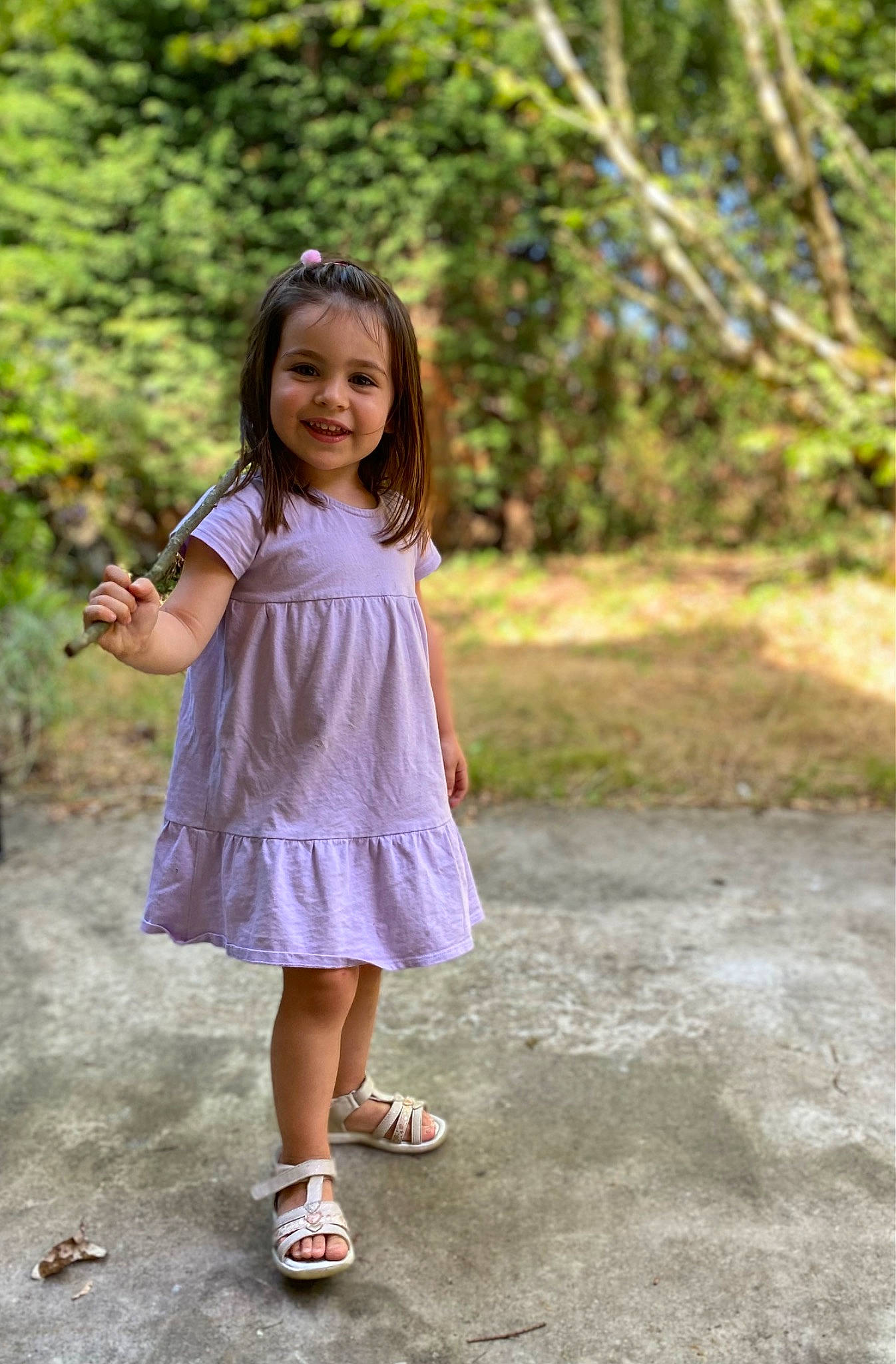 Anaëlle participe au concours pour gagner de l'argent avec cette photo : child, day_dress, dress, forest, fun, grass, grassland, happy, joy, landscape, leisure, magenta, pattern, people_in_nature, person, plant, recreation, sandal, smile, toddler
