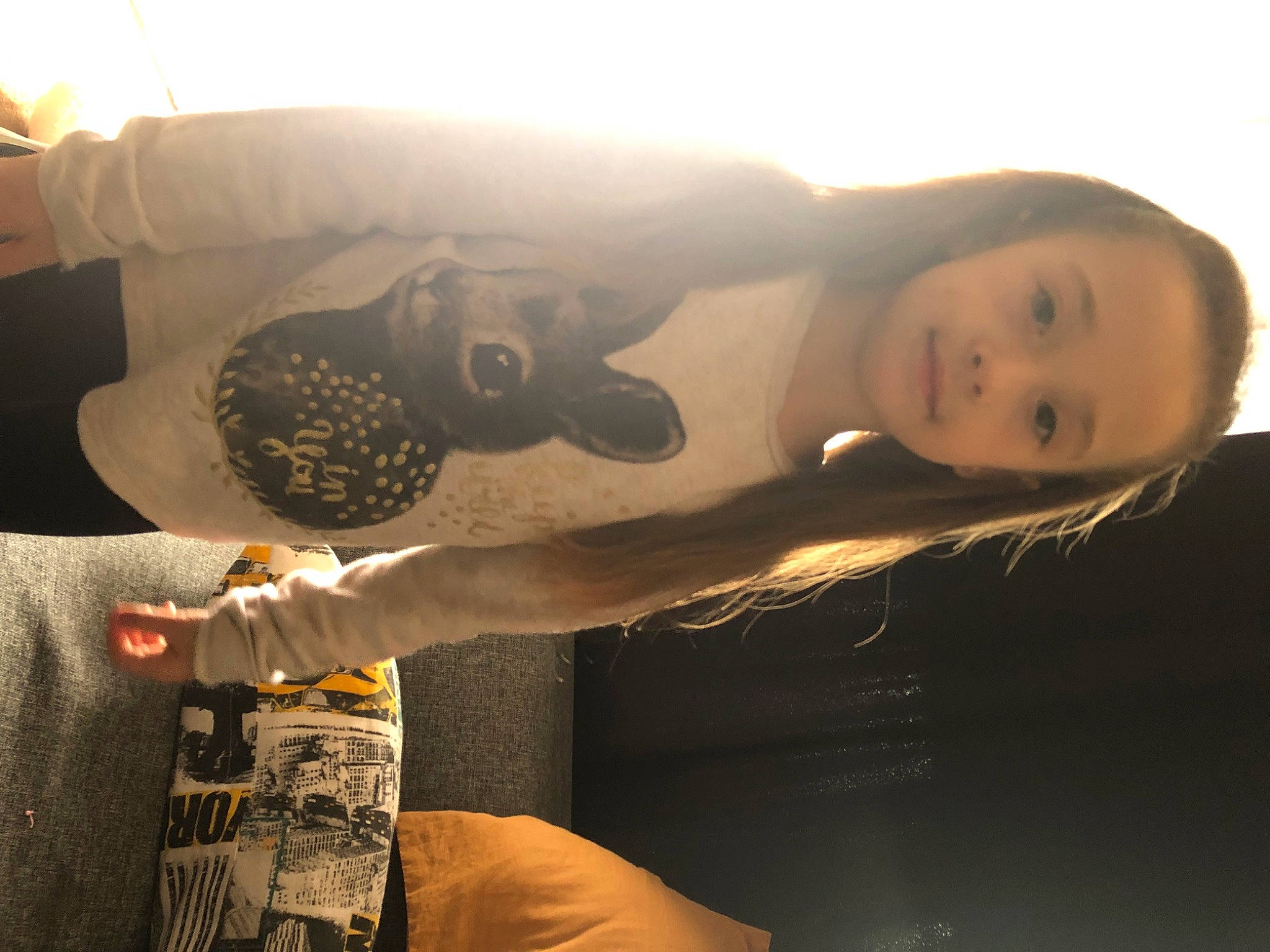 Nina participe au concours pour gagner de l'argent avec cette photo : abdomen, arm, comfort, cool, elbow, flash_photography, gesture, hairstyle, hand, happy, human_body, human_leg, joint, landscape, neck, pattern, person, sleeve, tattoo, temporary_tattoo