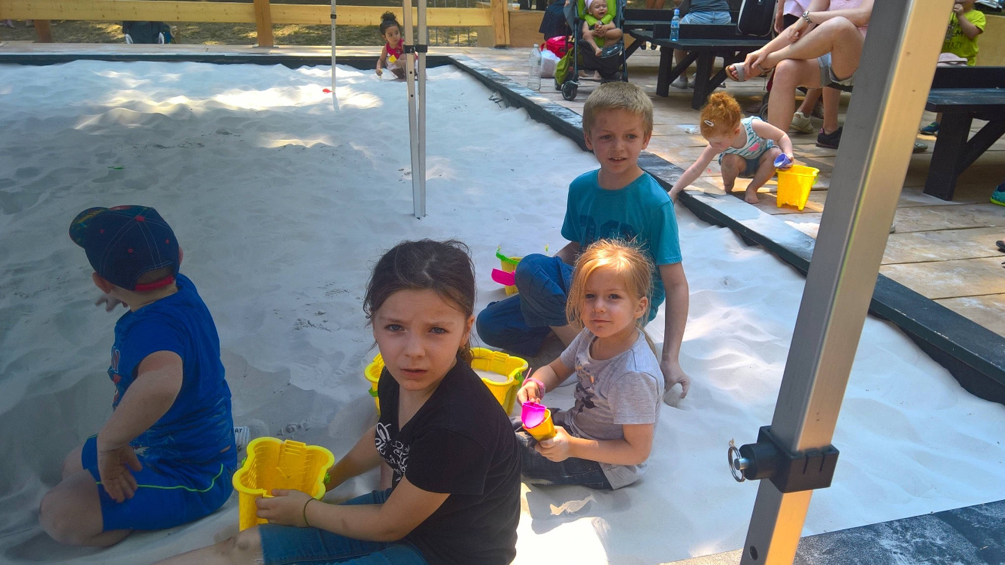 Krystal a rejoint le concours — aidez-le/la à gagner de superbes lots ! child, day, fun, girl, leisure, person, play, recreation, swimming_pool, toddler, vacation, water, water_park