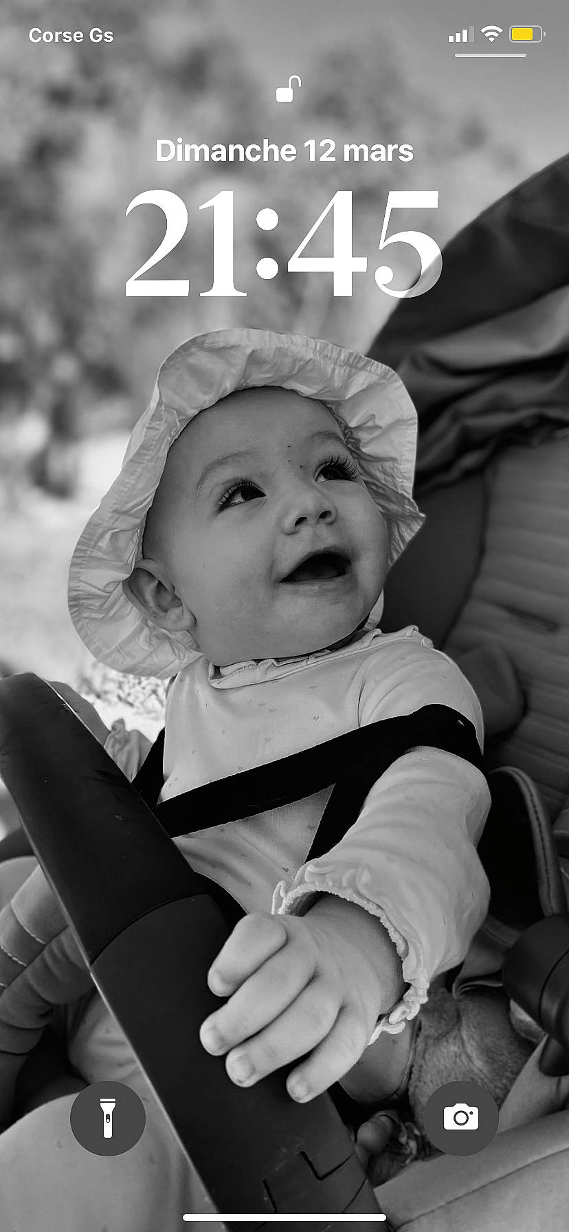 Anghjula-maria participe au concours pour gagner de l'argent avec cette photo : arm, baby, baby_toddler_clothing, beauty, black, black_and_white, child, facial_expression, flash_photography, gesture, hand, happy, monochrome, monochrome_photography, people, person, photograph, snapshot, style, toddler