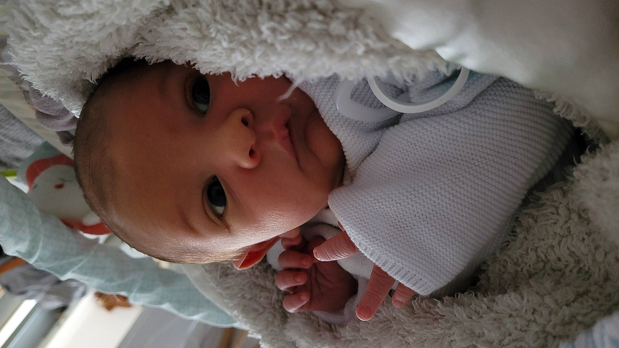 Ayliaz a rejoint le concours — aidez-le/la à gagner de superbes lots ! baby, baby_toddler_clothing, cheek, chin, ear, eye, eyebrow, eyelash, facial_expression, gesture, happy, human_body, iris, lip, mouth, nose, outerwear, skin, smile, white