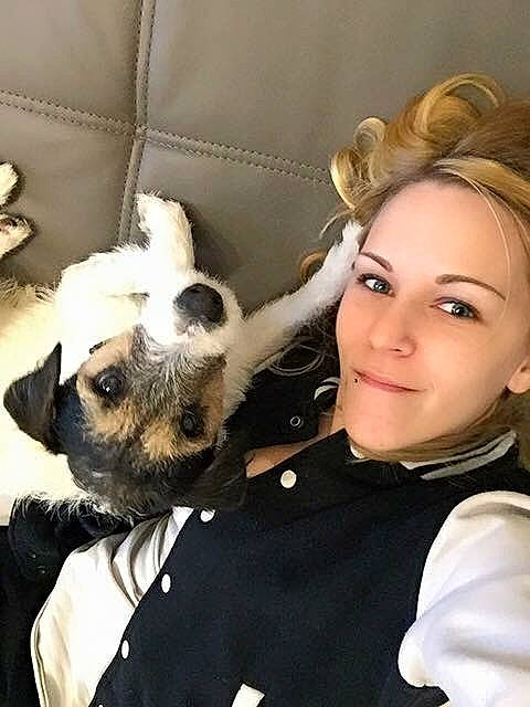 Jenko participe au concours pour gagner de l'argent avec cette photo : beard, companion_dog, cool, dog_breed, ear, earrings, event, eyelash, fawn, flash_photography, gesture, glove, happy, head, makeover, selfie, snout, stuffed_toy, whiskers, white