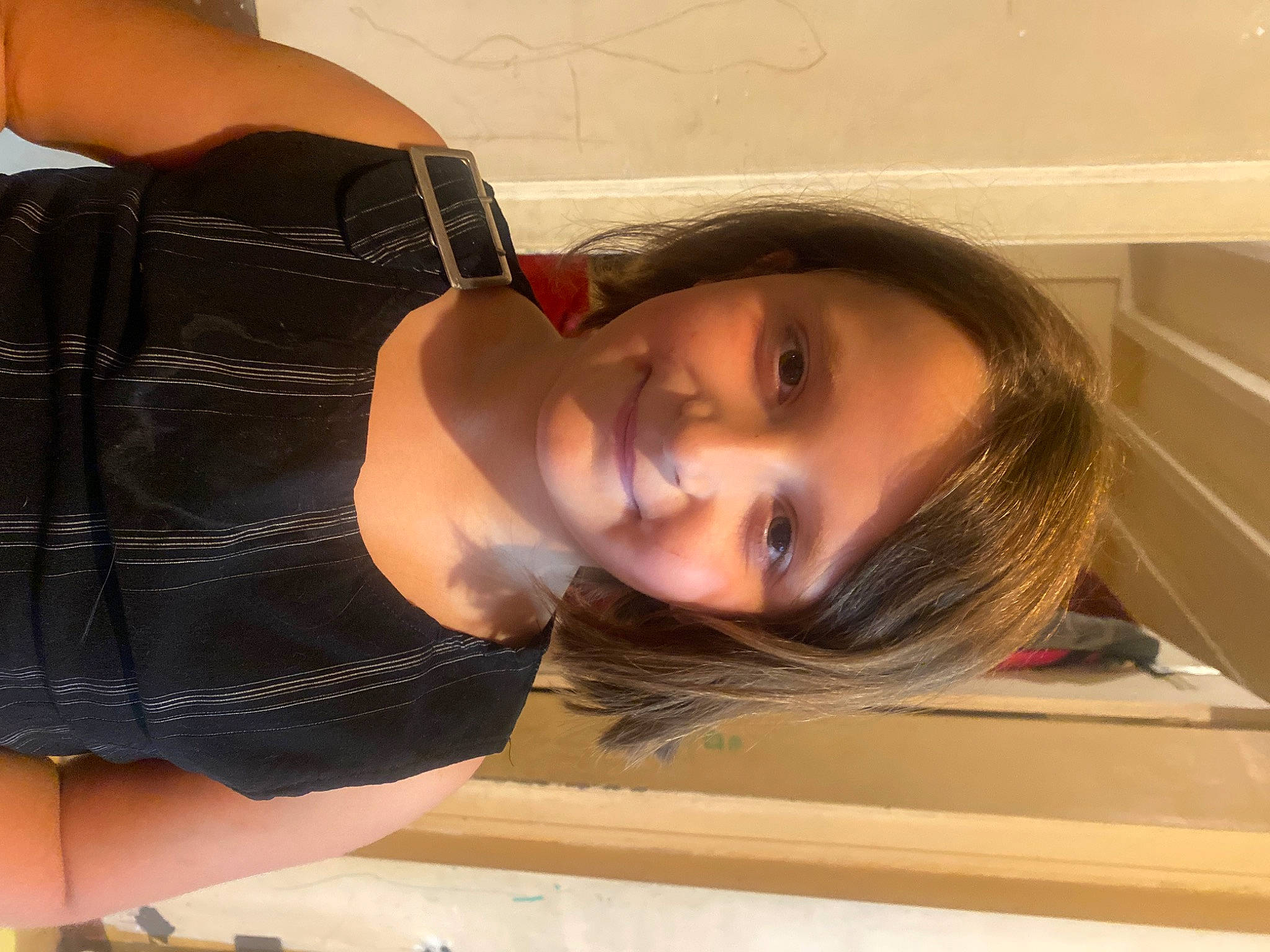 Wendy a rejoint le concours — aidez-le/la à gagner de superbes lots ! black_hair, chest, elbow, eyebrow, eyelash, forehead, jaw, joint, joy, lip, long_hair, mouth, neck, nose, person, shoulder, skin, sleeve, smile, trunk