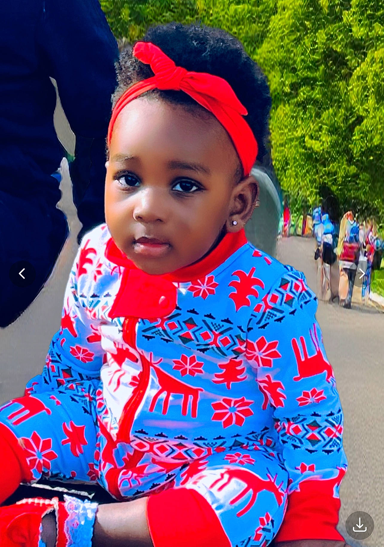 Shannel is registered to the contest to win money with this photo: blue, cap, child, cool, electric_blue, event, facial_expression, fashion_accessory, fun, hairstyle, happy, leisure, magenta, person, pink, recreation, red, t_shirt, toddler, tradition