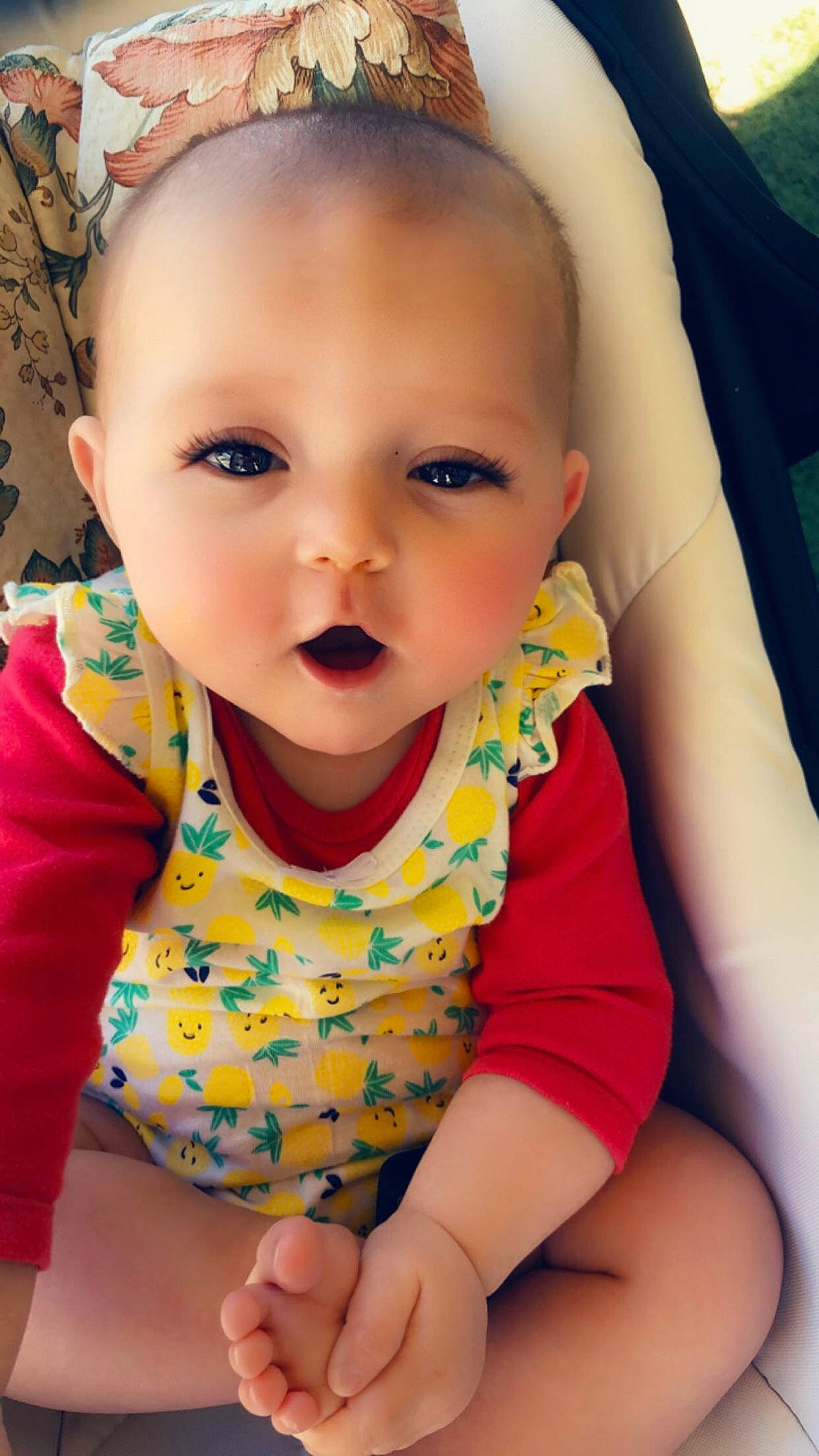 Lucy participe au concours pour gagner de l'argent avec cette photo : baby, beauty, cheek, child, chin, eye, eyebrow, face, finger, forehead, fun, head, iris, lip, mouth, neck, nose, person, skin, smile