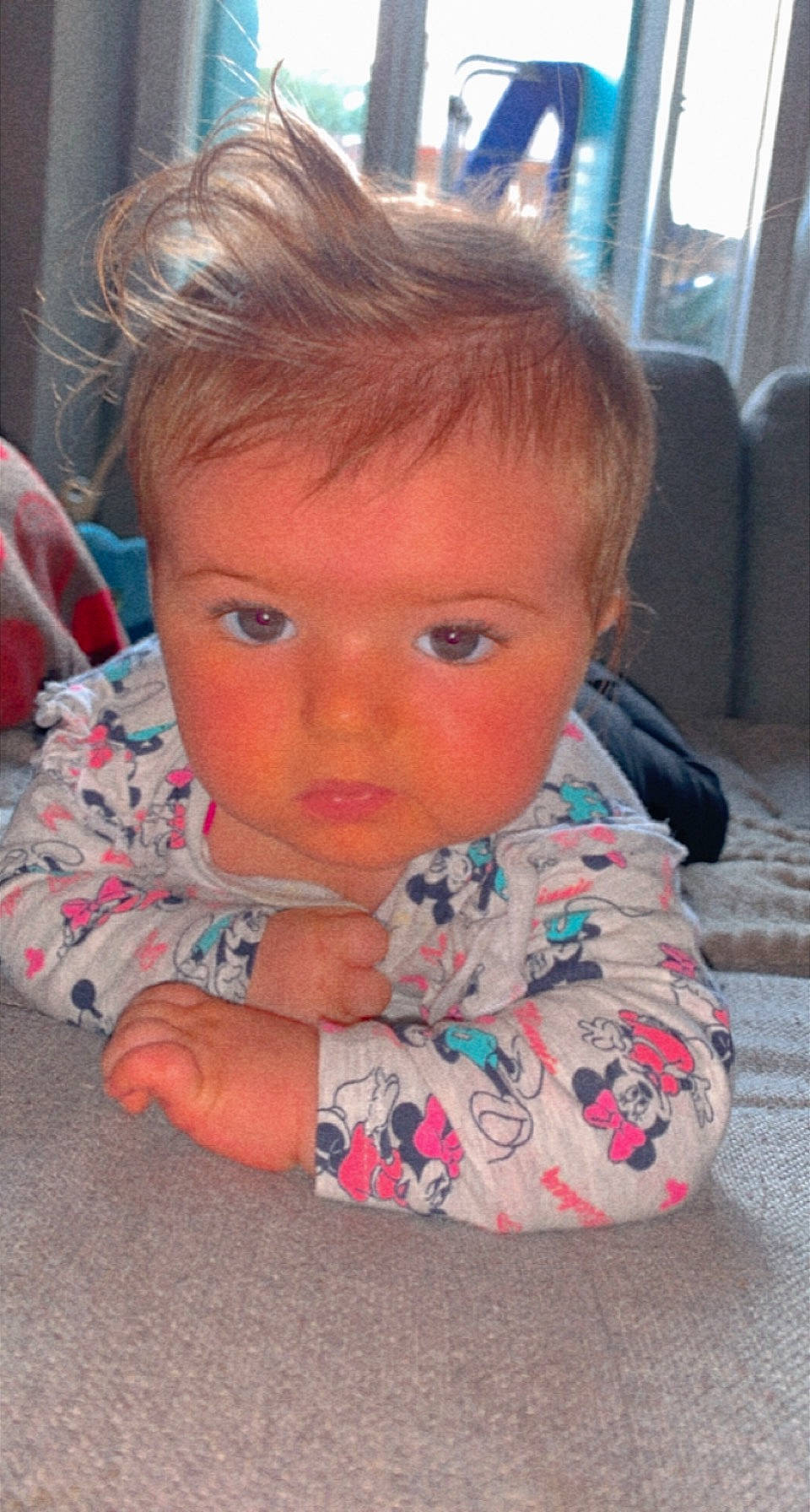 Luciana a rejoint le concours — aidez-le/la à gagner de superbes lots ! baby, baby_toddler_clothing, cheek, comfort, eye, eyelash, floor, flooring, forehead, fun, hairstyle, happy, iris, lip, mouth, nose, person, skin, sleeve, toddler