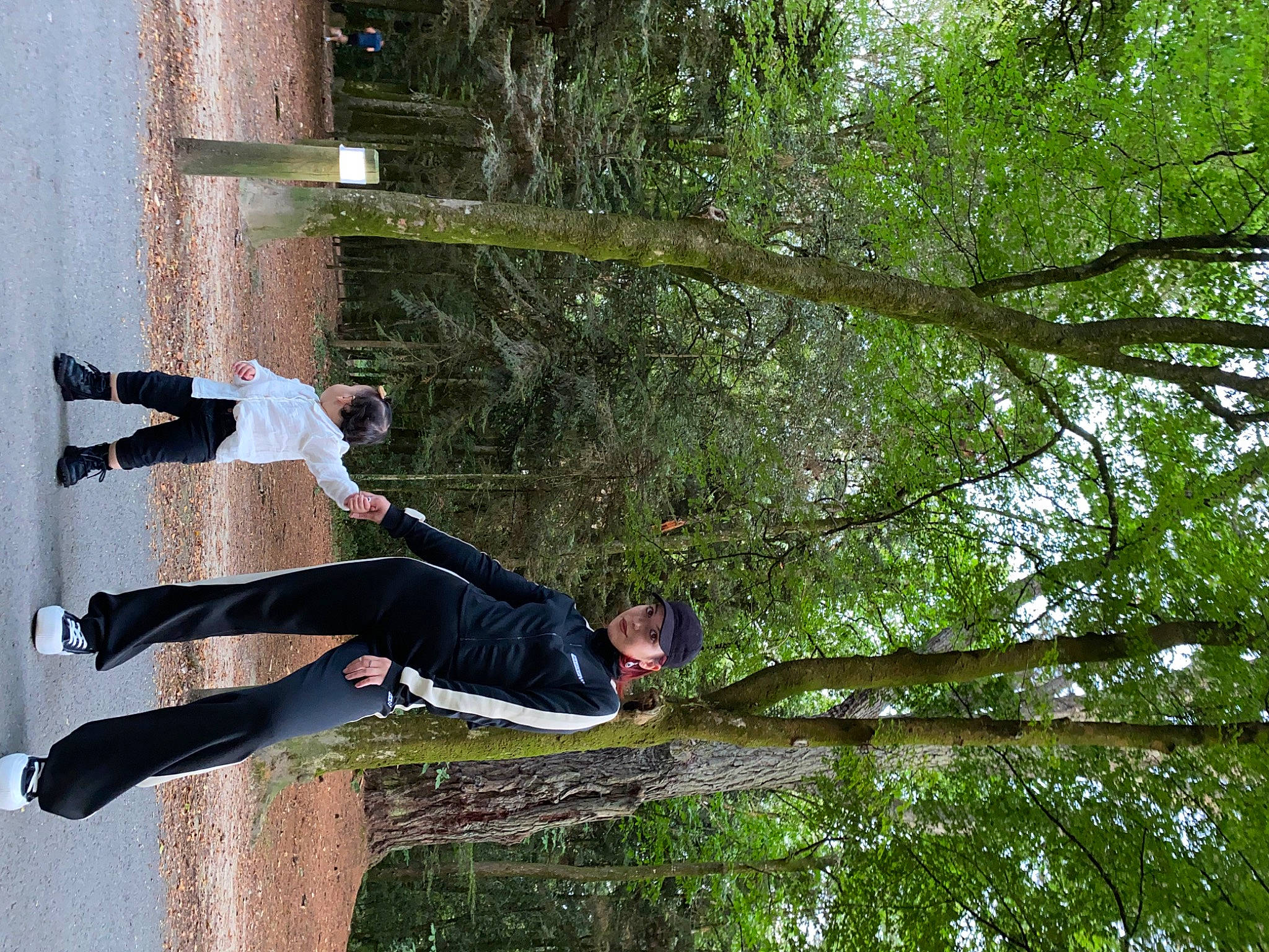 Ada participe au concours pour gagner de l'argent avec cette photo : active_pants, adventure, balance, fun, headwear, leisure, outdoor_shoe, people_in_nature, person, plant, recreation, tree, trunk, twig, walking_shoe