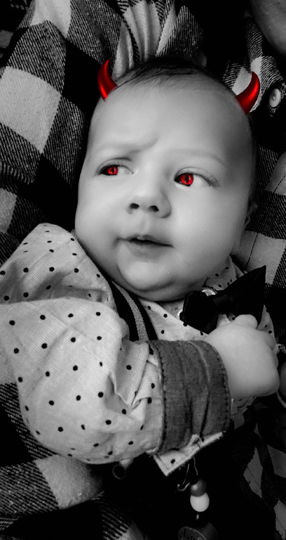 Télyo a rejoint le concours — aidez-le/la à gagner de superbes lots ! baby, black_and_white, cheek, child, eye, face, head, lip, monochrome, monochrome_photography, nose, person, photography, portrait_photography, style, toddler