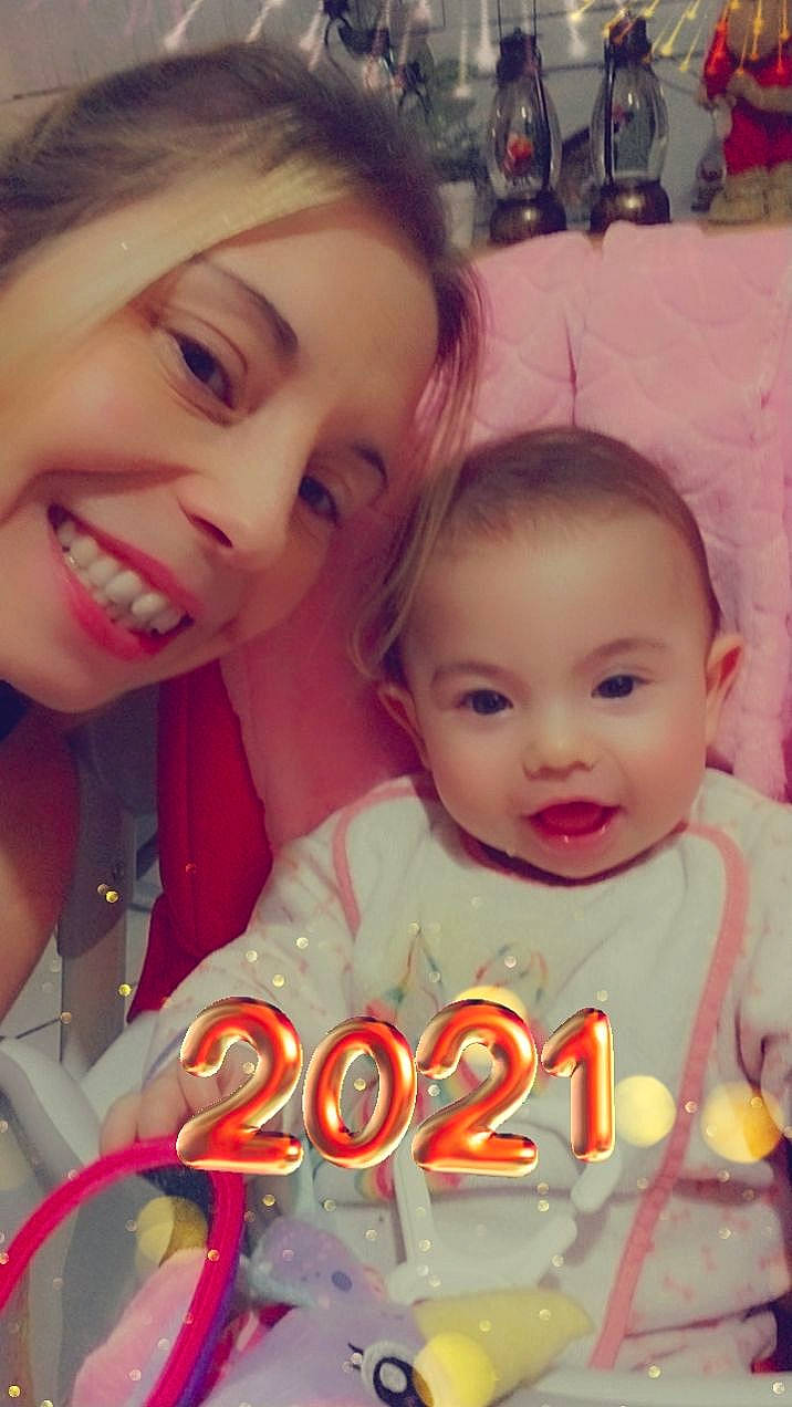 Laora participe au concours pour gagner de l'argent avec cette photo : baby_toddler_clothing, beauty, cheek, child, cool, eye, eyebrow, eyelash, face, facial_expression, forehead, hair, happy, head, interaction, iris, joy, lip, mouth, nose