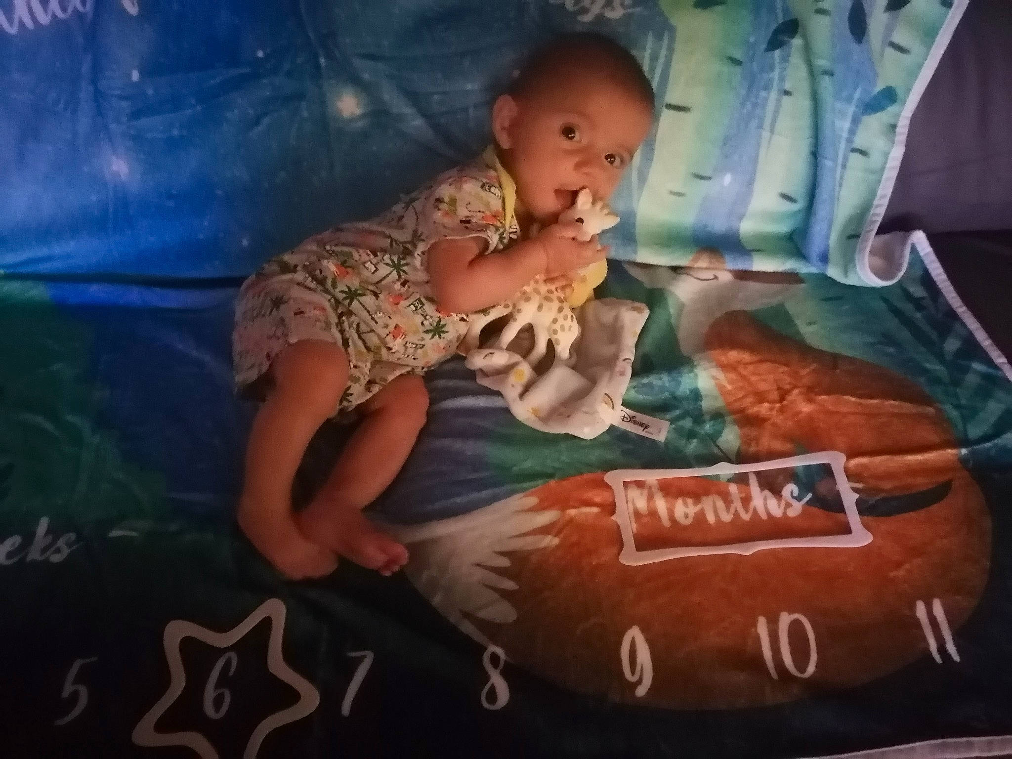 Nino a rejoint le concours — aidez-le/la à gagner de superbes lots ! baby, baby_products, bedding, bedtime, child, cloud, comfort, cool, flesh, fun, happy, lap, linens, person, pillow, room, sitting, textile, tints_and_shades, toddler