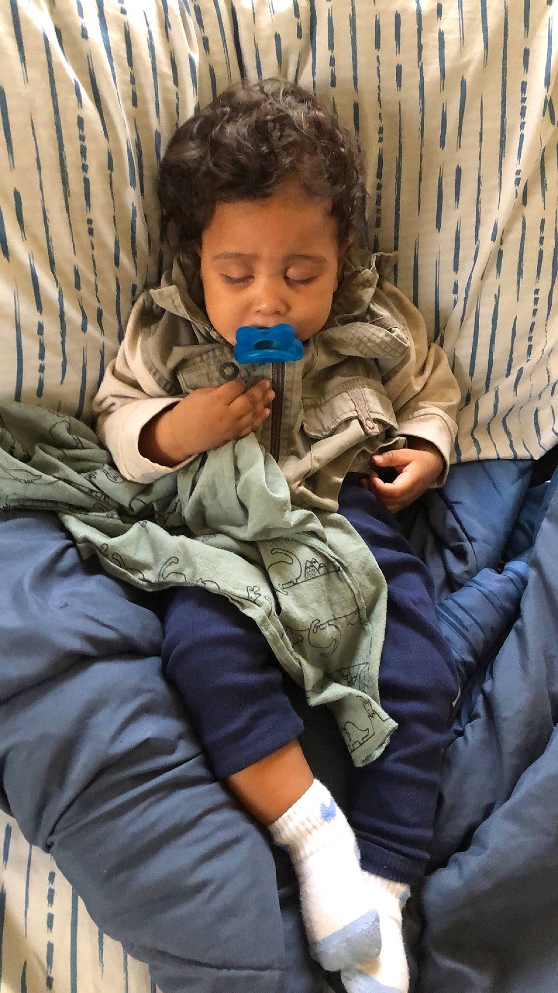 Sincere is registered to the contest to win money with this photo: child, person, play, sitting, toddler