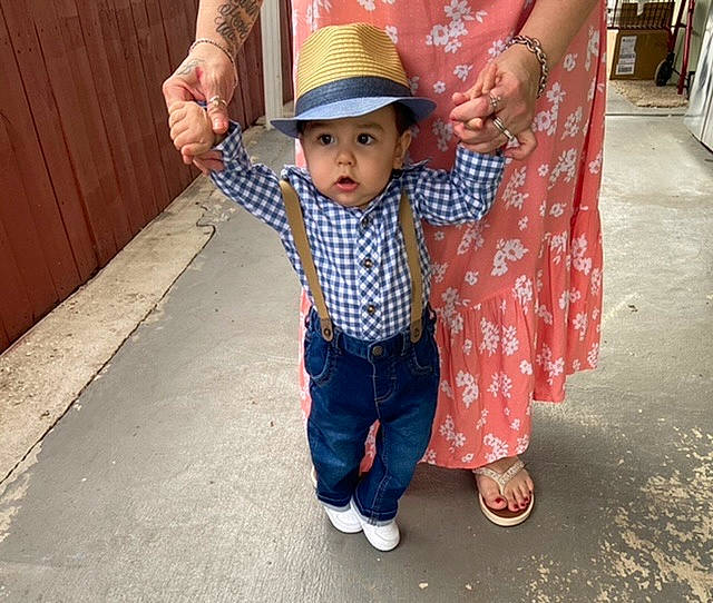 Jakob is registered to the contest to win money with this photo: baby, baby_toddler_clothing, child, fashion_accessory, footwear, fun, grass, happy, hat, headwear, jeans, leg, leisure, pattern, people, person, plaid, plant, sandal, sun_hat