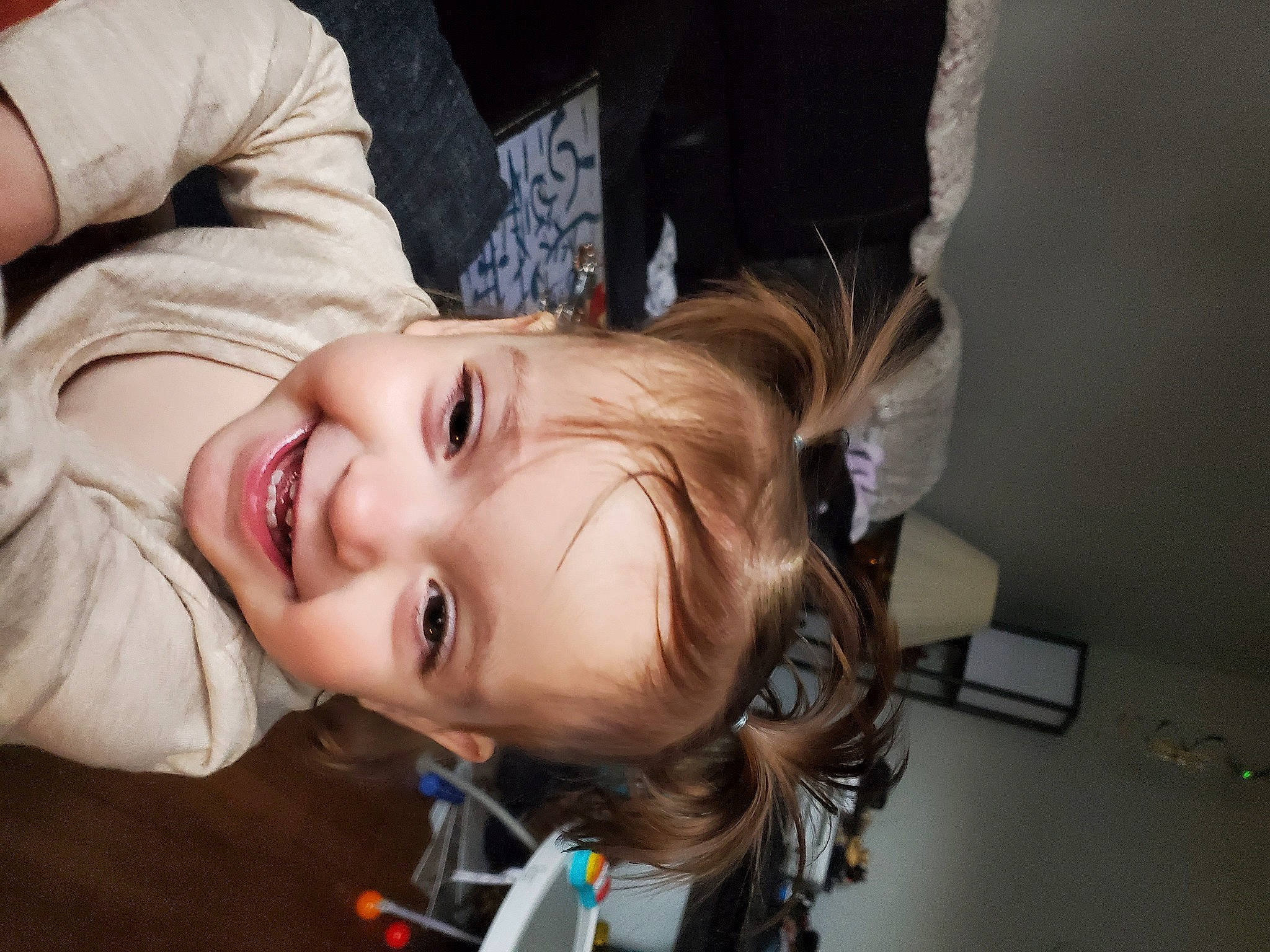 Madison is registered to the contest to win money with this photo: blond, brown_hair, cheek, chin, eyebrow, eyelash, flash_photography, fun, hair, happy, iris, jaw, joy, lip, mouth, neck, nose, person, skin, smile