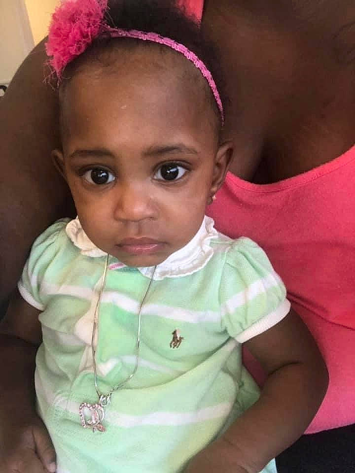 Khloè is registered to the contest to win money with this photo: baby_toddler_clothing, cheek, chin, ear, eye, eyebrow, eyelash, forehead, hair, hairstyle, happy, head, iris, lip, neck, nose, person, pink, skin, sleeve