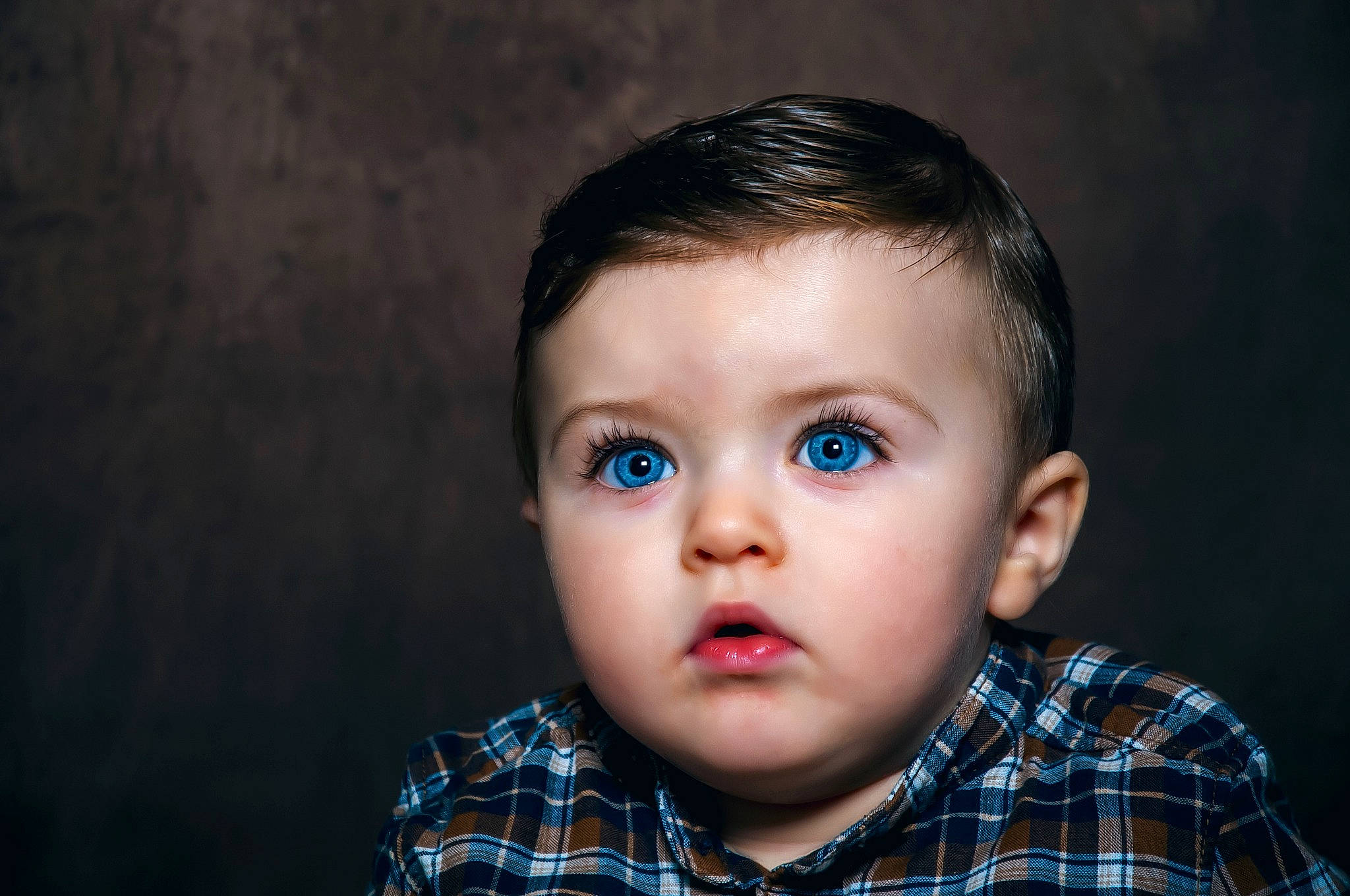 Raphaël a rejoint le concours — aidez-le/la à gagner de superbes lots ! cheek, chin, collar, cool, ear, eyebrow, eyelash, flash_photography, forehead, happy, human_body, iris, lip, mouth, nose, person, plaid, skin, sleeve, surprise