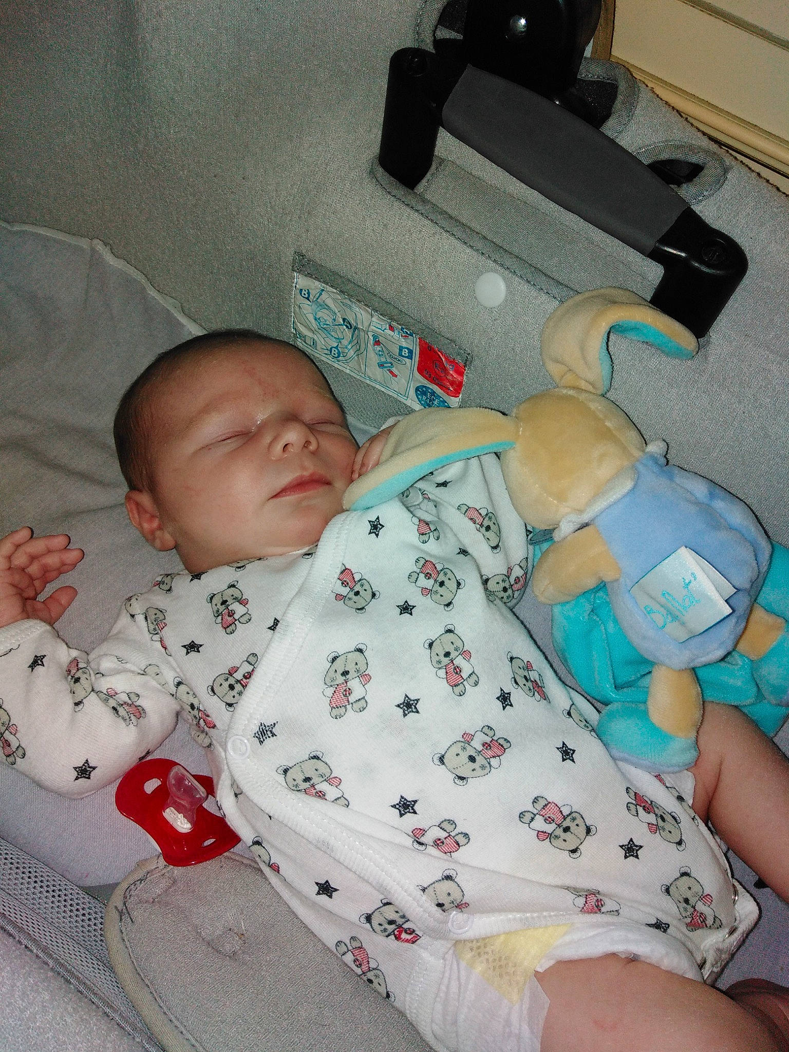 Lilou participe au concours pour gagner de l'argent avec cette photo : baby, birth, child, person, toddler