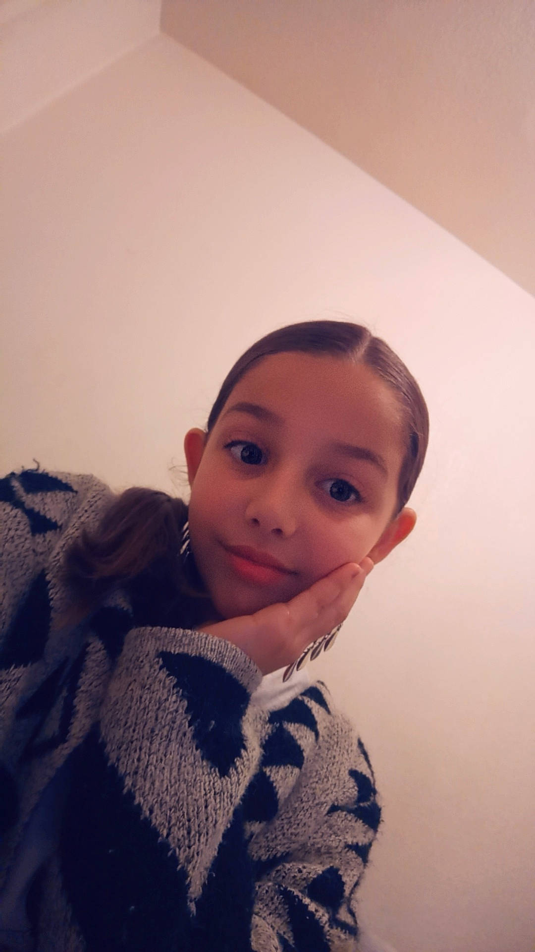 Maissa participe au concours pour gagner de l'argent avec cette photo : cheek, child, ear, eye, eyebrow, face, forehead, fur, head, jaw, lip, neck, nose, outerwear, person, photography, selfie, skin, smile, toddler