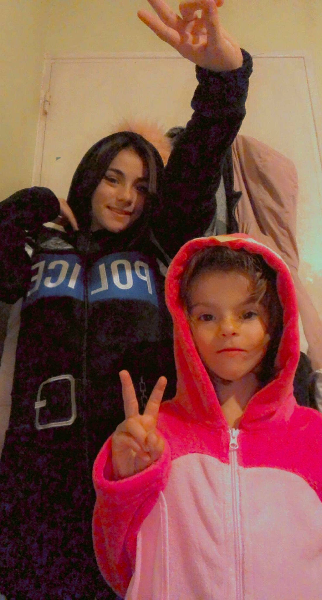 Louann participe au concours pour gagner de l'argent avec cette photo : child, event, fun, fur, gesture, happy, hoodie, jacket, joy, leisure, magenta, outerwear, people, person, room, skin, sleeve, smile, t_shirt, toddler