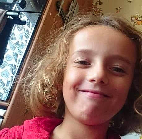 Shana a rejoint le concours — aidez-le/la à gagner de superbes lots ! cheek, chin, ear, eye, eyebrow, eyelash, facial_expression, forehead, hairstyle, human_body, jaw, joy, lip, mouth, neck, nose, organ, person, photograph, skin