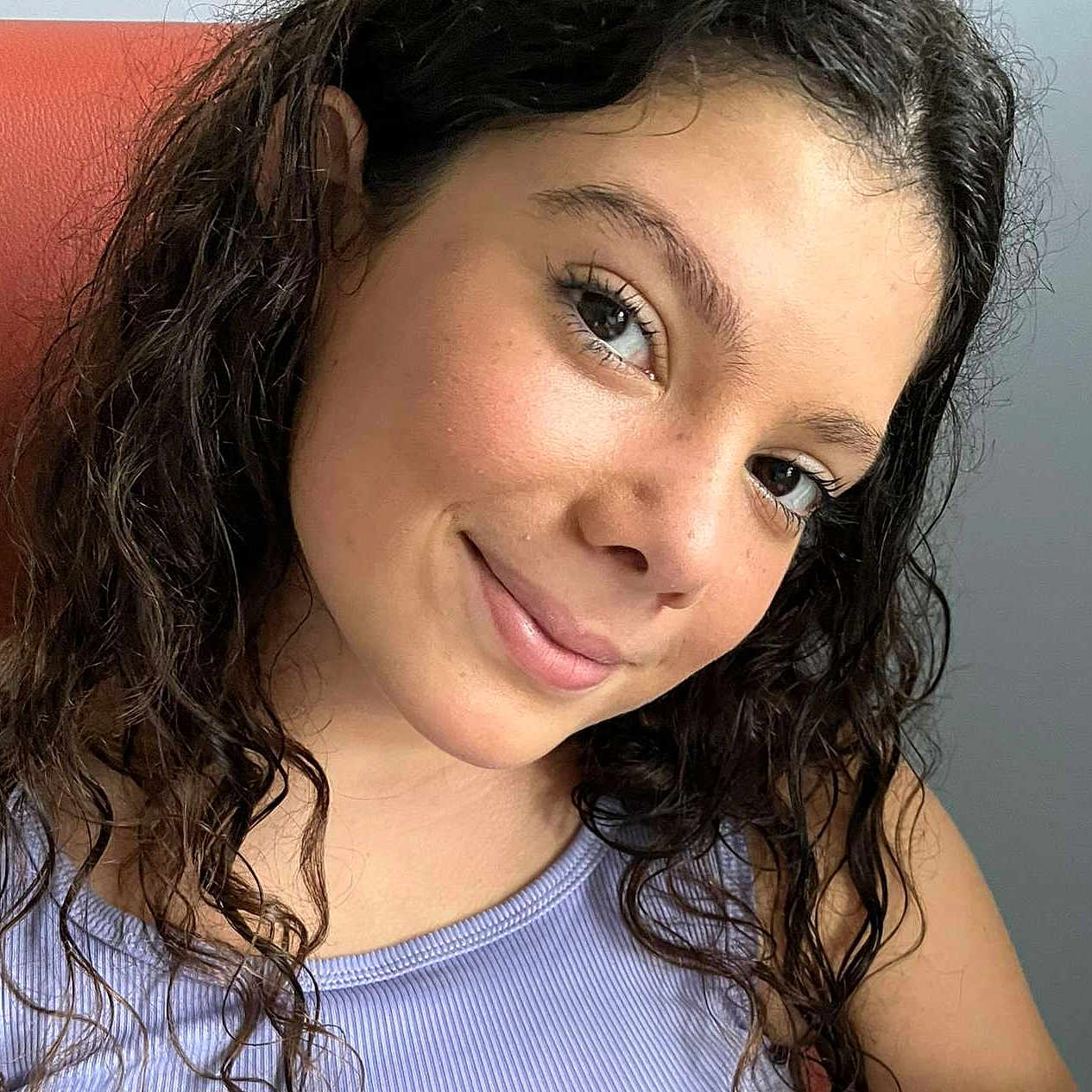 Millyana participe au concours pour gagner de l'argent avec cette photo : blackhair, bodypart, brownhair, child, dimples, face, female, girl, hair, happy, head, neck, person, shoulder, skin, smile