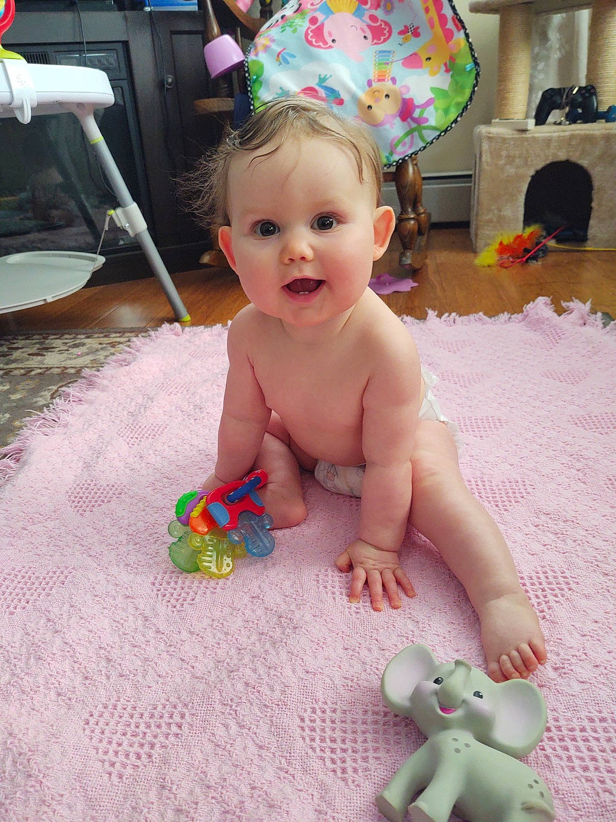 Helen is registered to the contest to win money with this photo: baby, baby_toddler_clothing, child, person, play, surprise, toddler